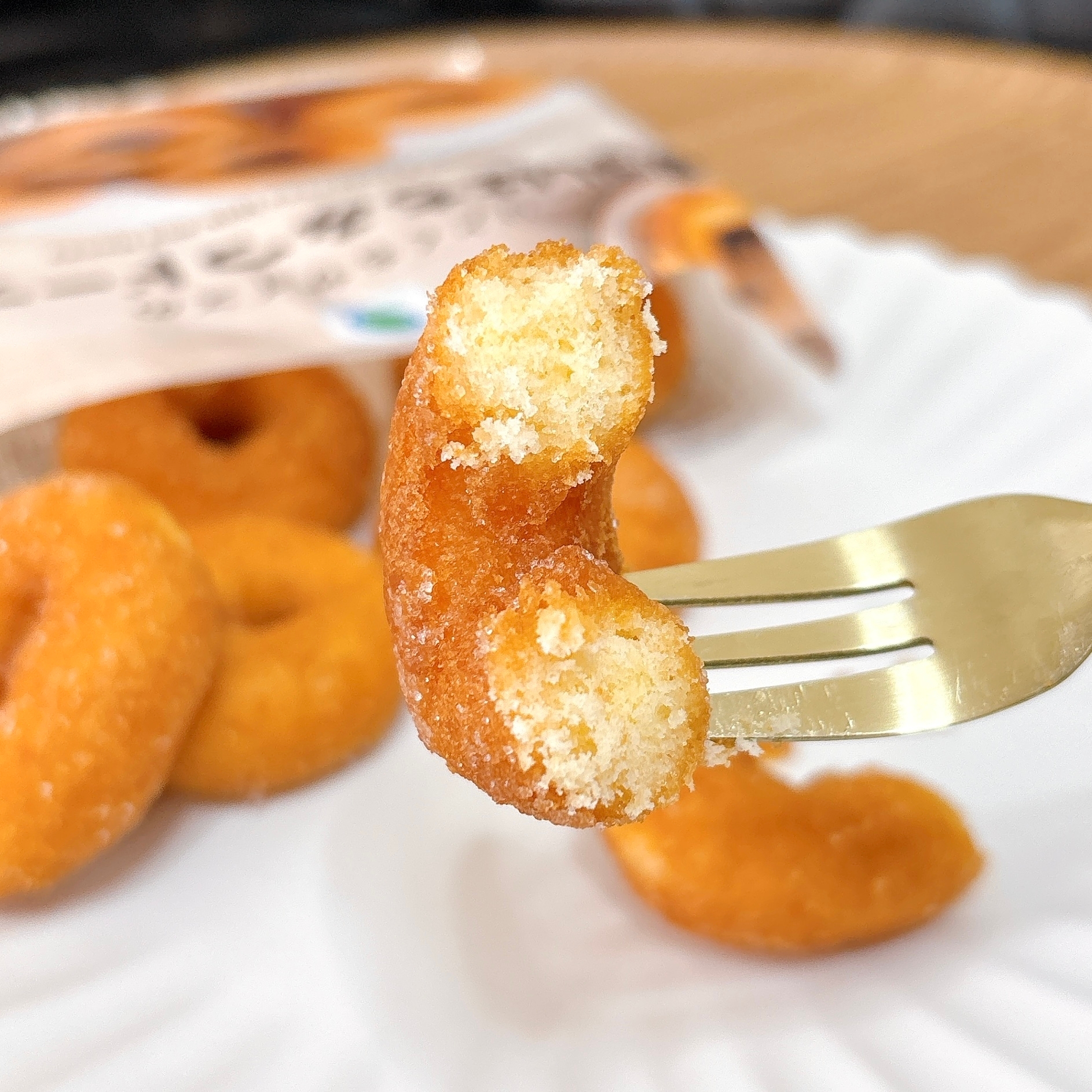 ファミリーマート「ひとくちサイズの練乳はちみつドーナツ」