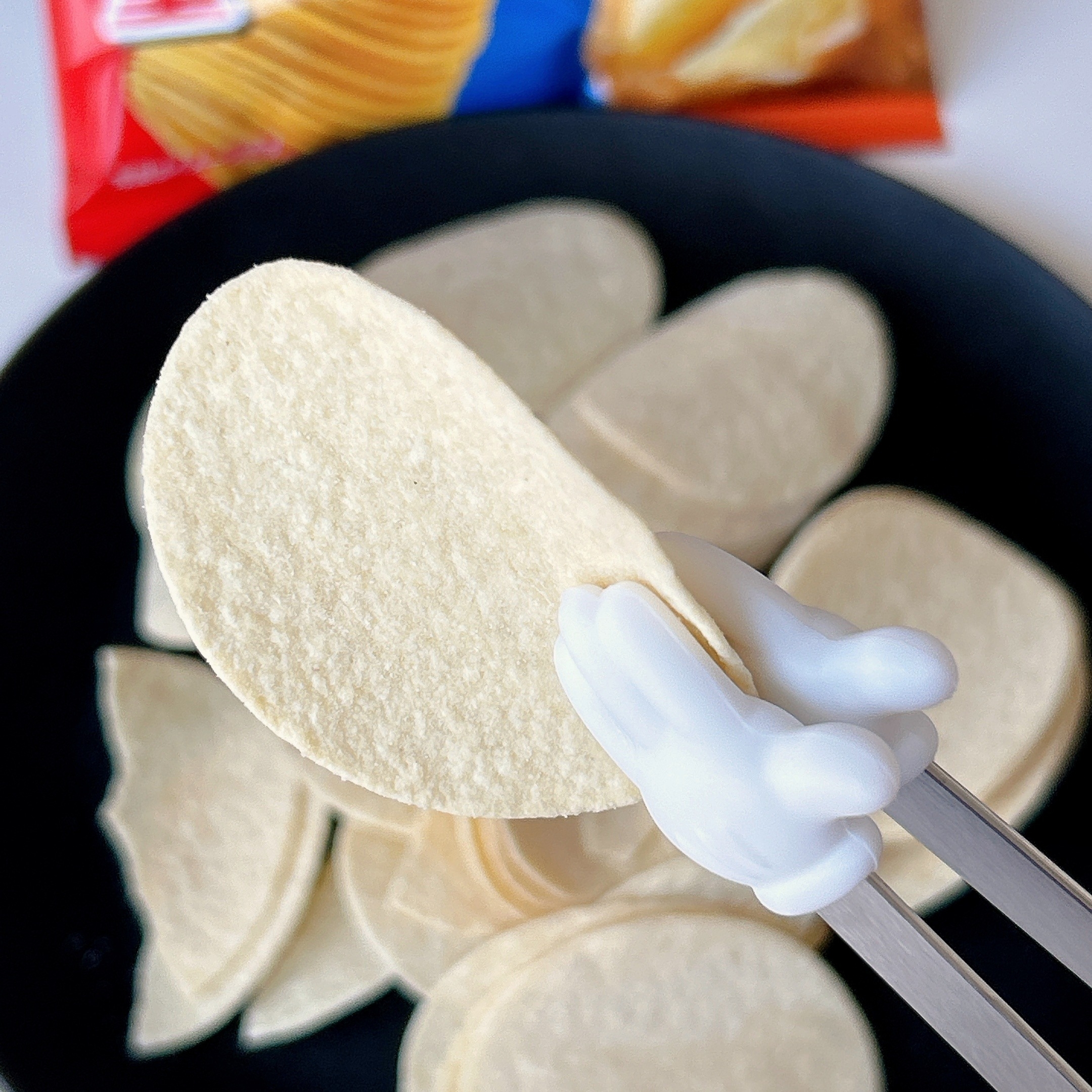 ダイソーの「スナック用トング(ミッキー/ハンド)」