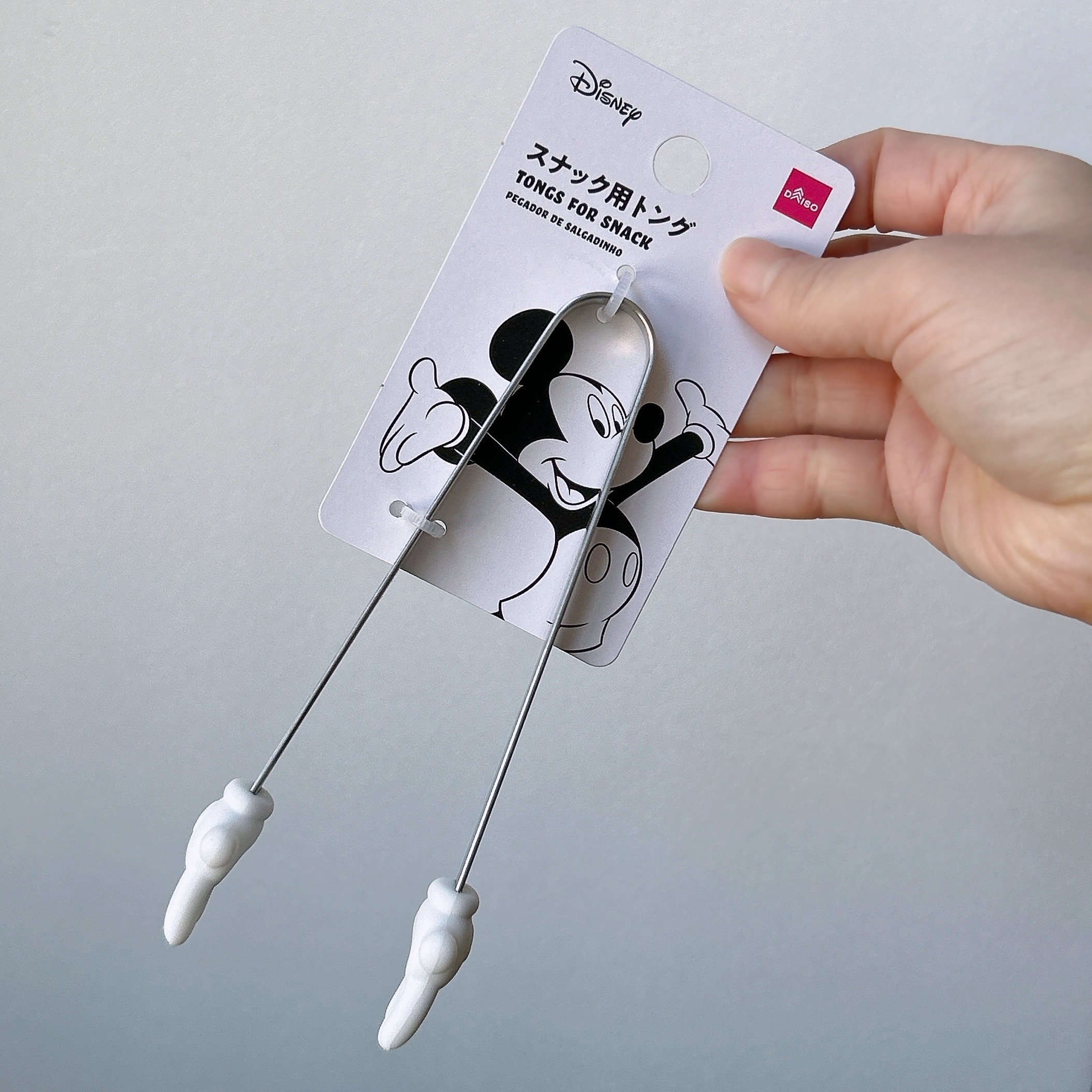 ダイソーの「スナック用トング(ミッキー/ハンド)」