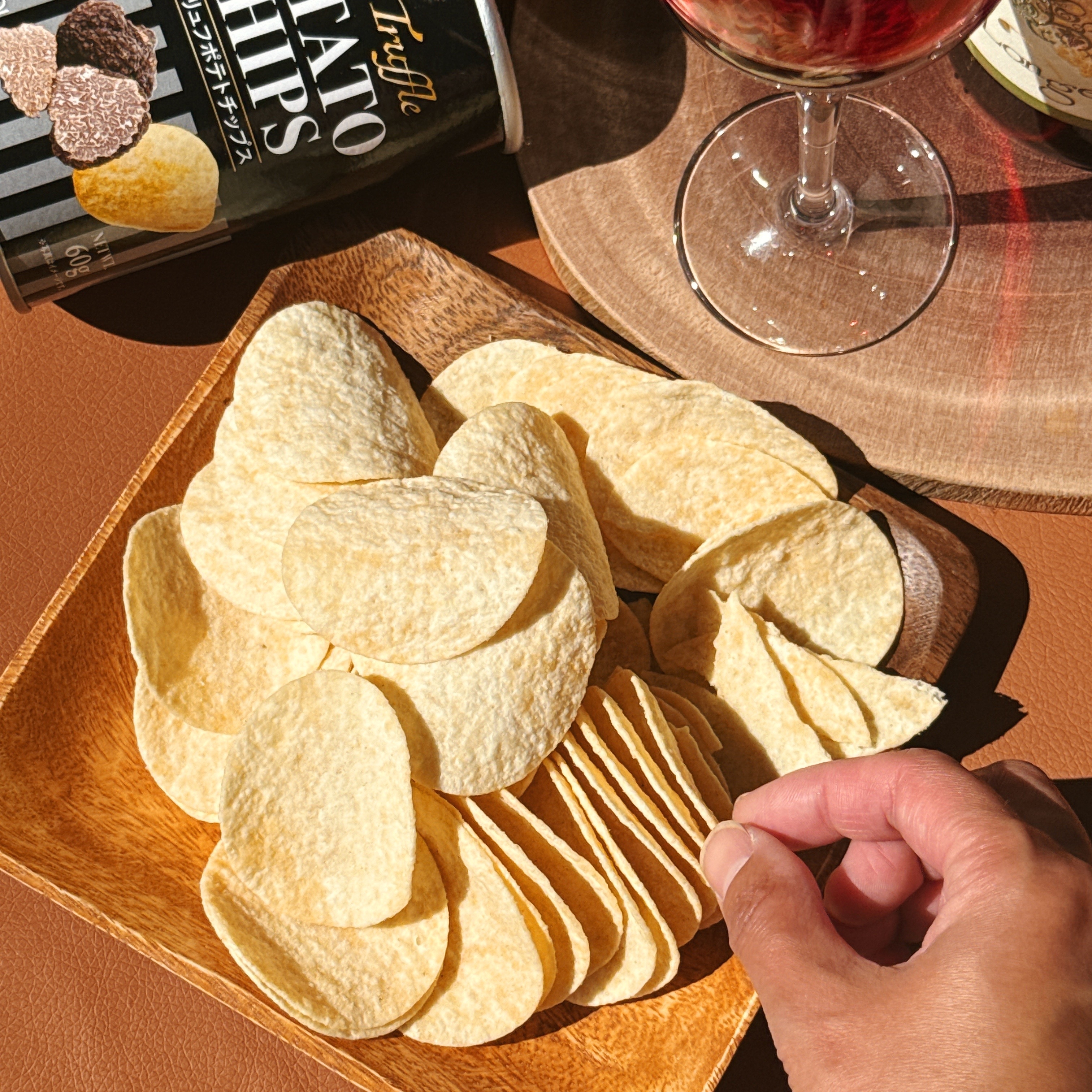 カルディ「黒トリュフポテトチップス 60g」