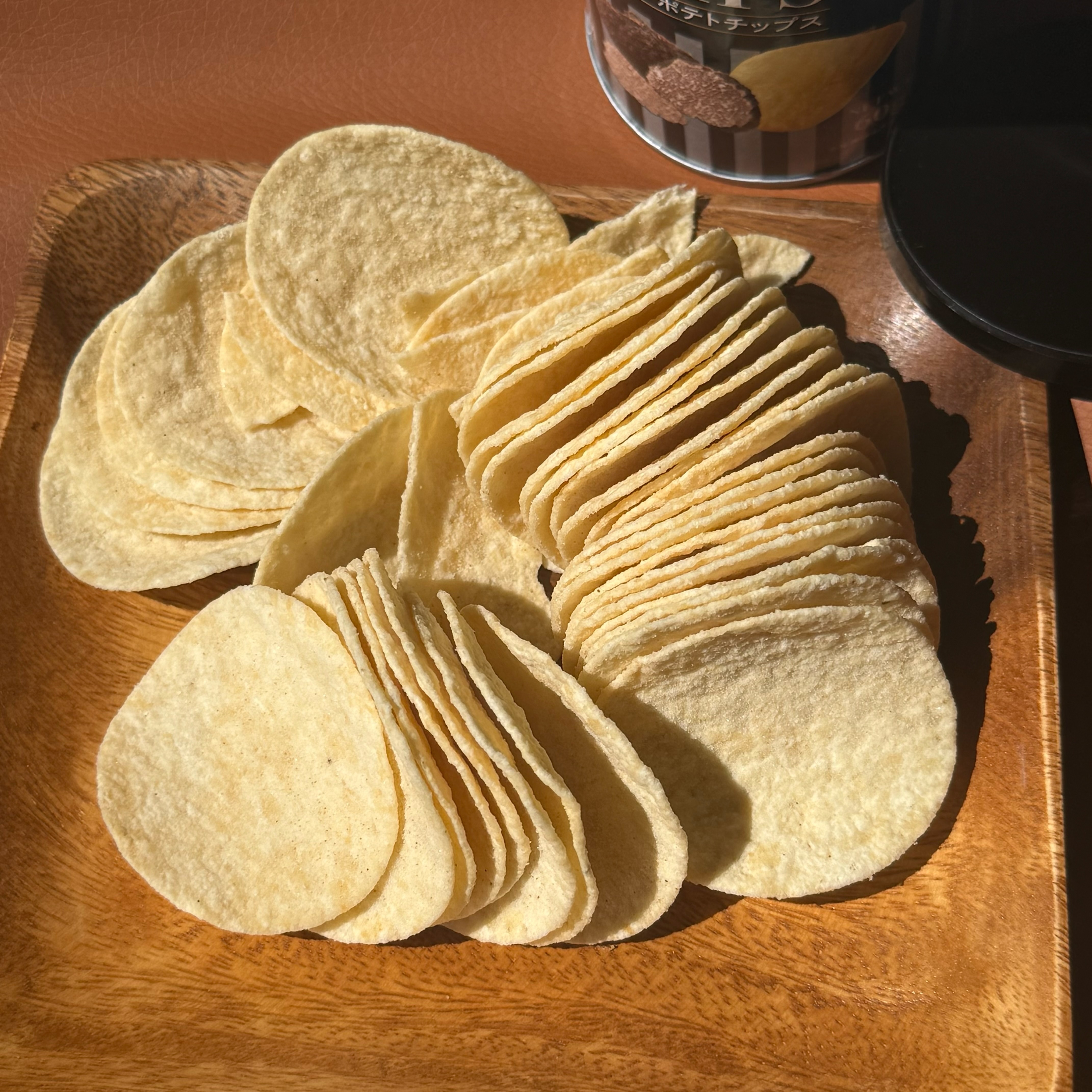 カルディ「黒トリュフポテトチップス 60g」