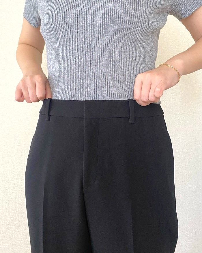 ユニクロの「スマートフレアパンツ」