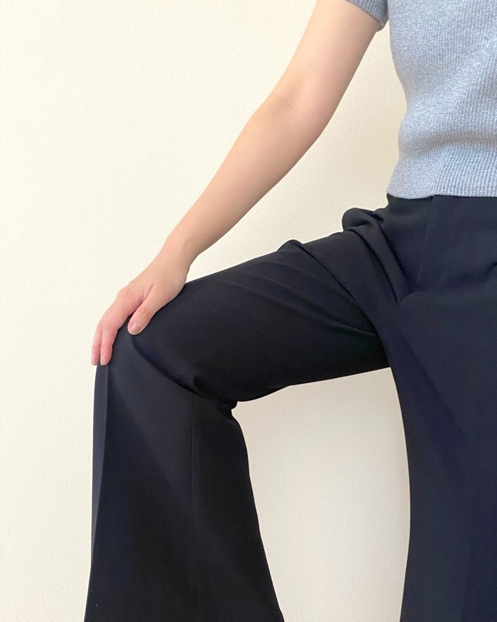 ユニクロの「スマートフレアパンツ」