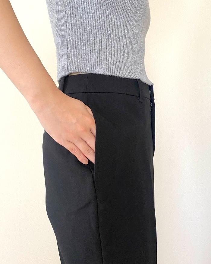 ユニクロの「スマートフレアパンツ」