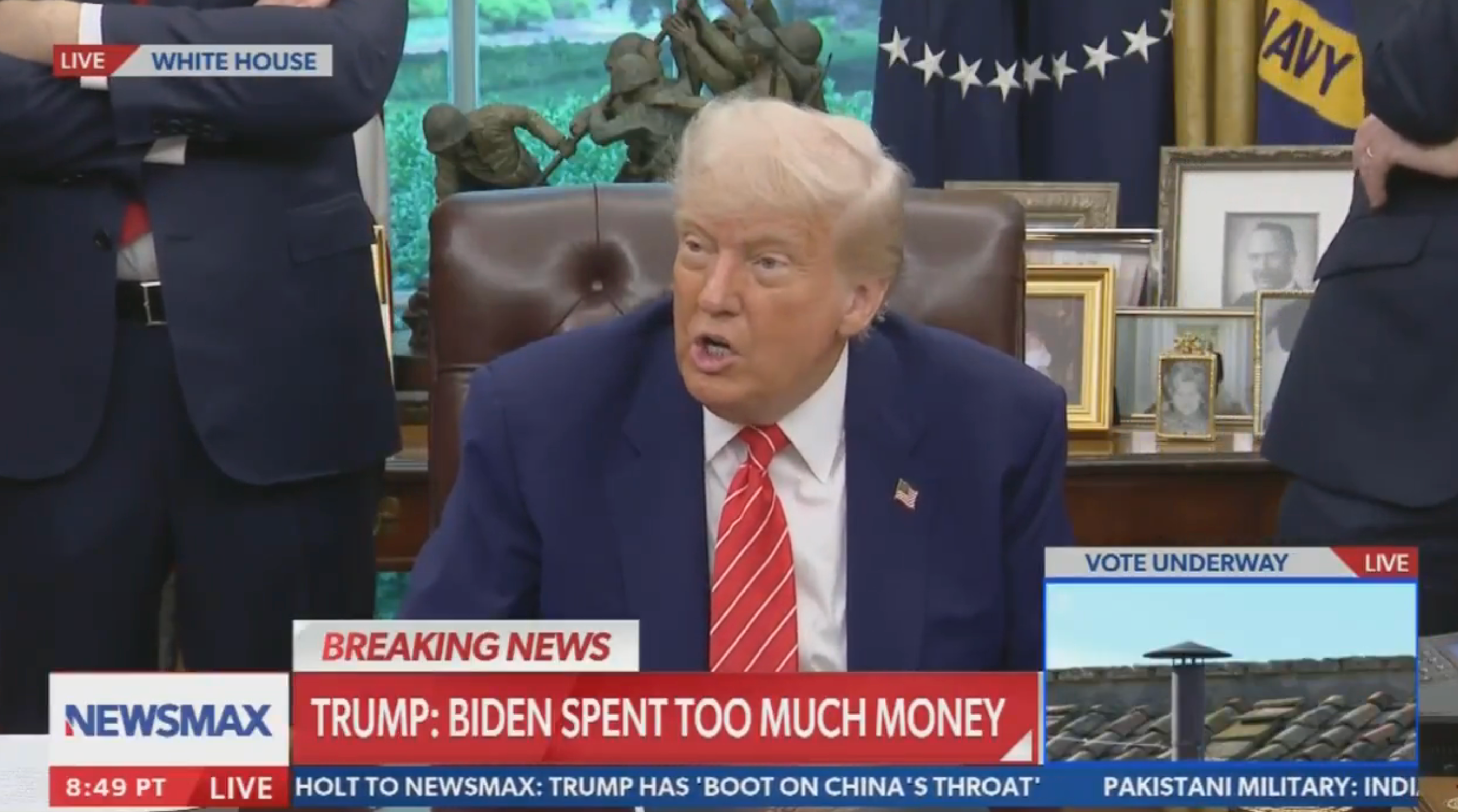 Donald Trump speaks in Oval Office