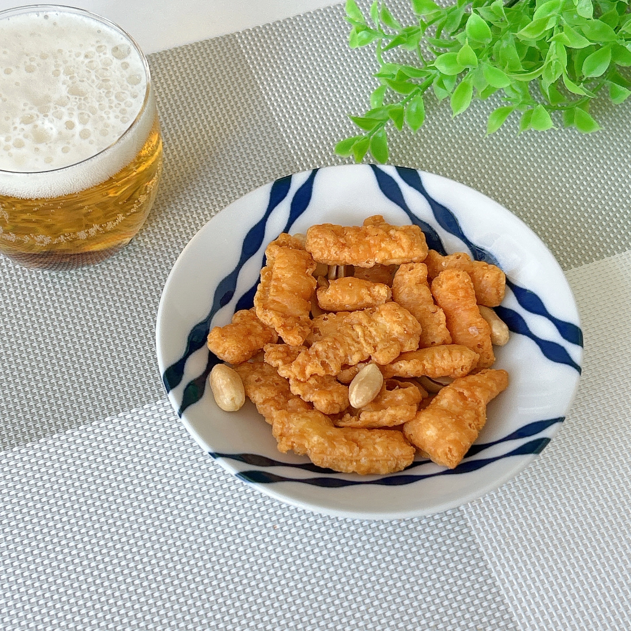 セブン-イレブンの「7プレミアム ピーナッツ入りいかフライ スイートチリ味」