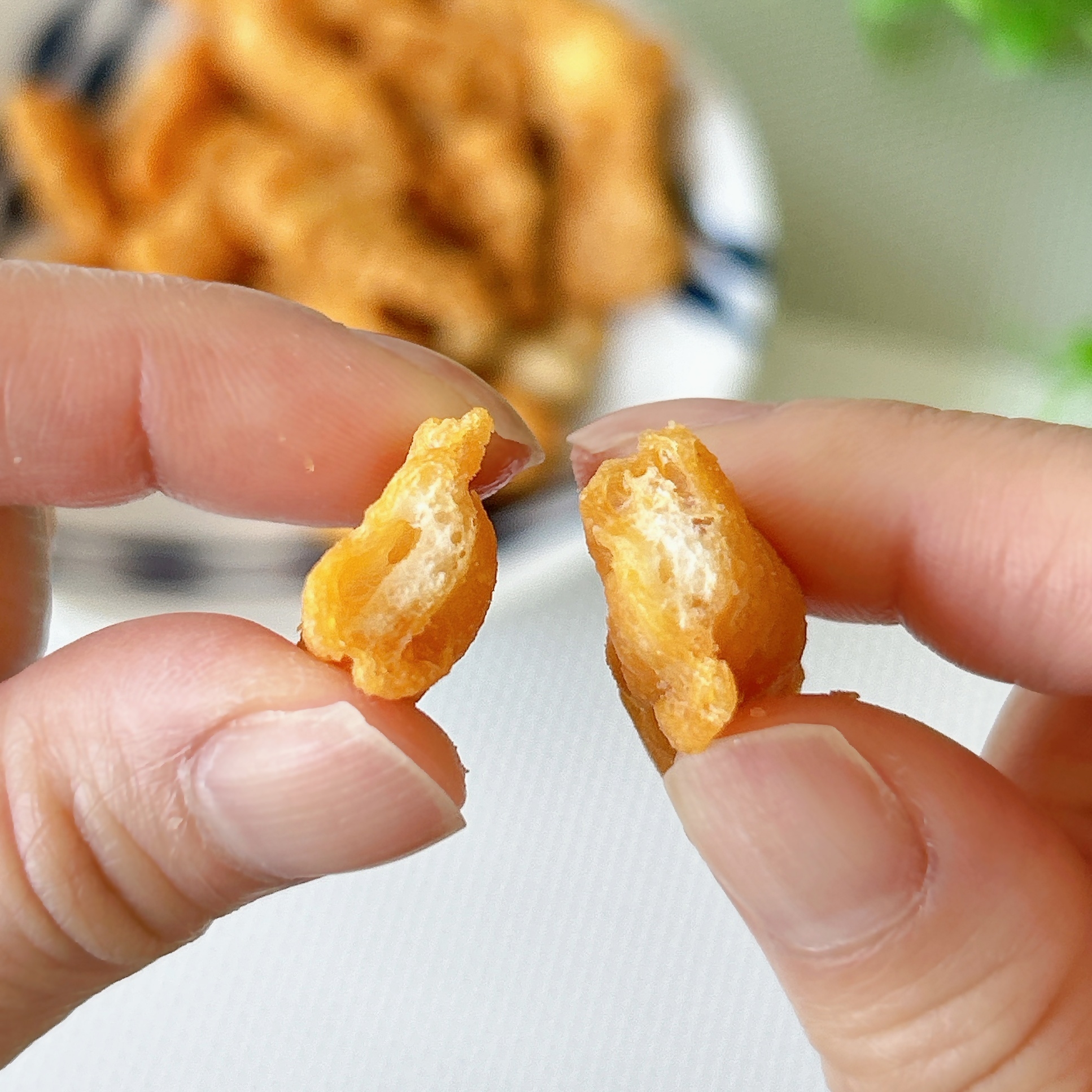 セブン-イレブンの「7プレミアム ピーナッツ入りいかフライ スイートチリ味」