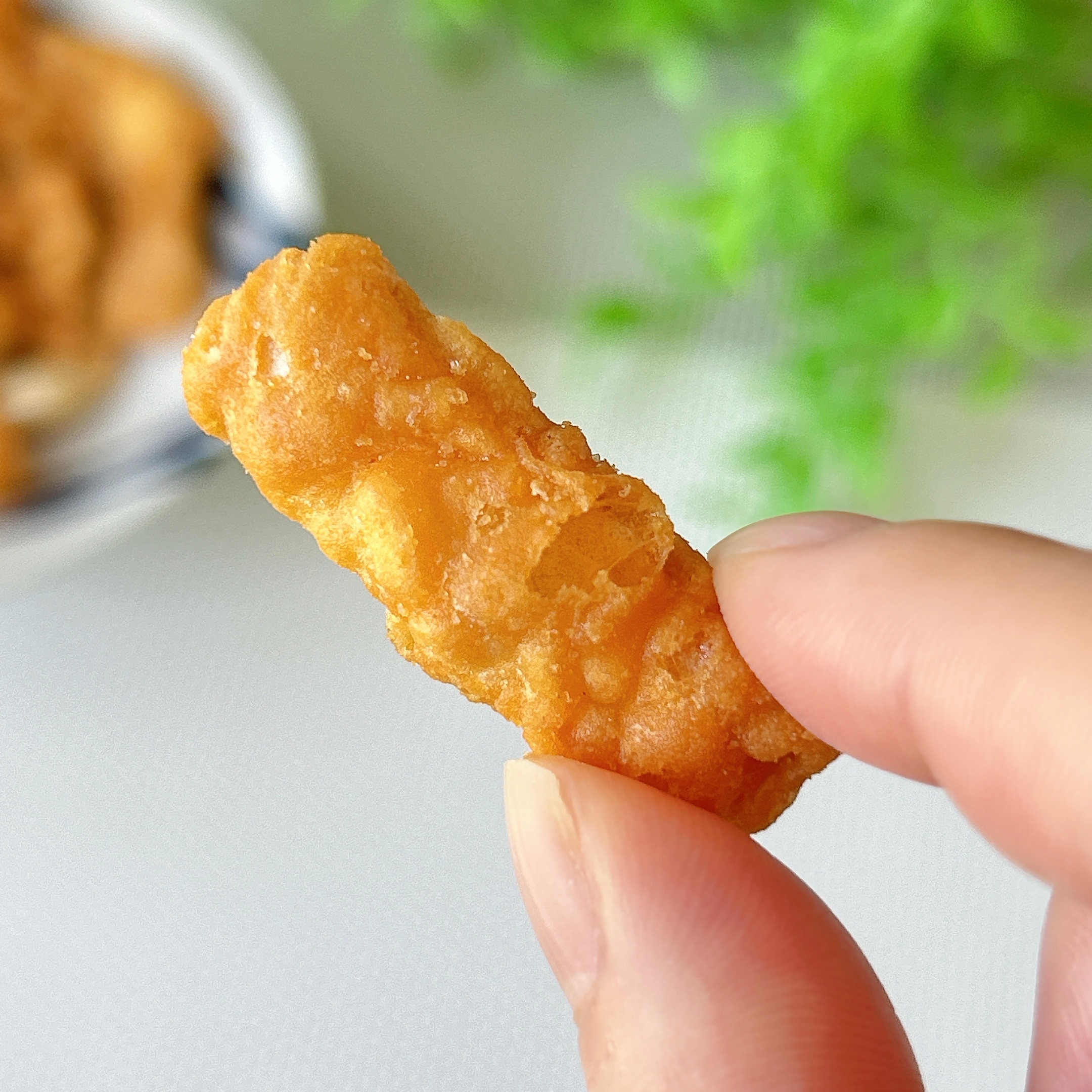 セブン-イレブンの「7プレミアム ピーナッツ入りいかフライ スイートチリ味」