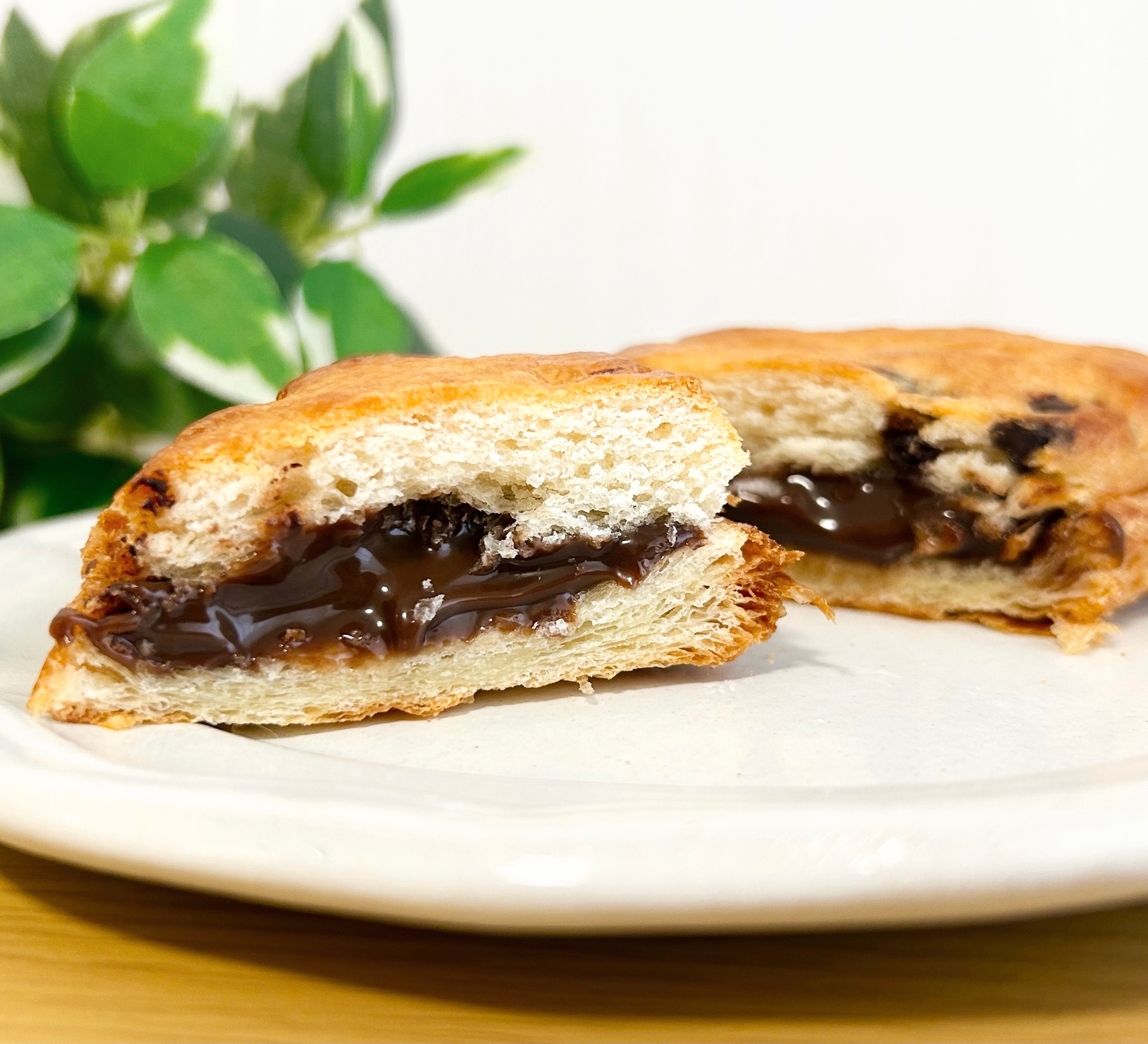 FamilyMart(ファミリーマート)の「生スコーンクロワッサン(チョコクリーム)」