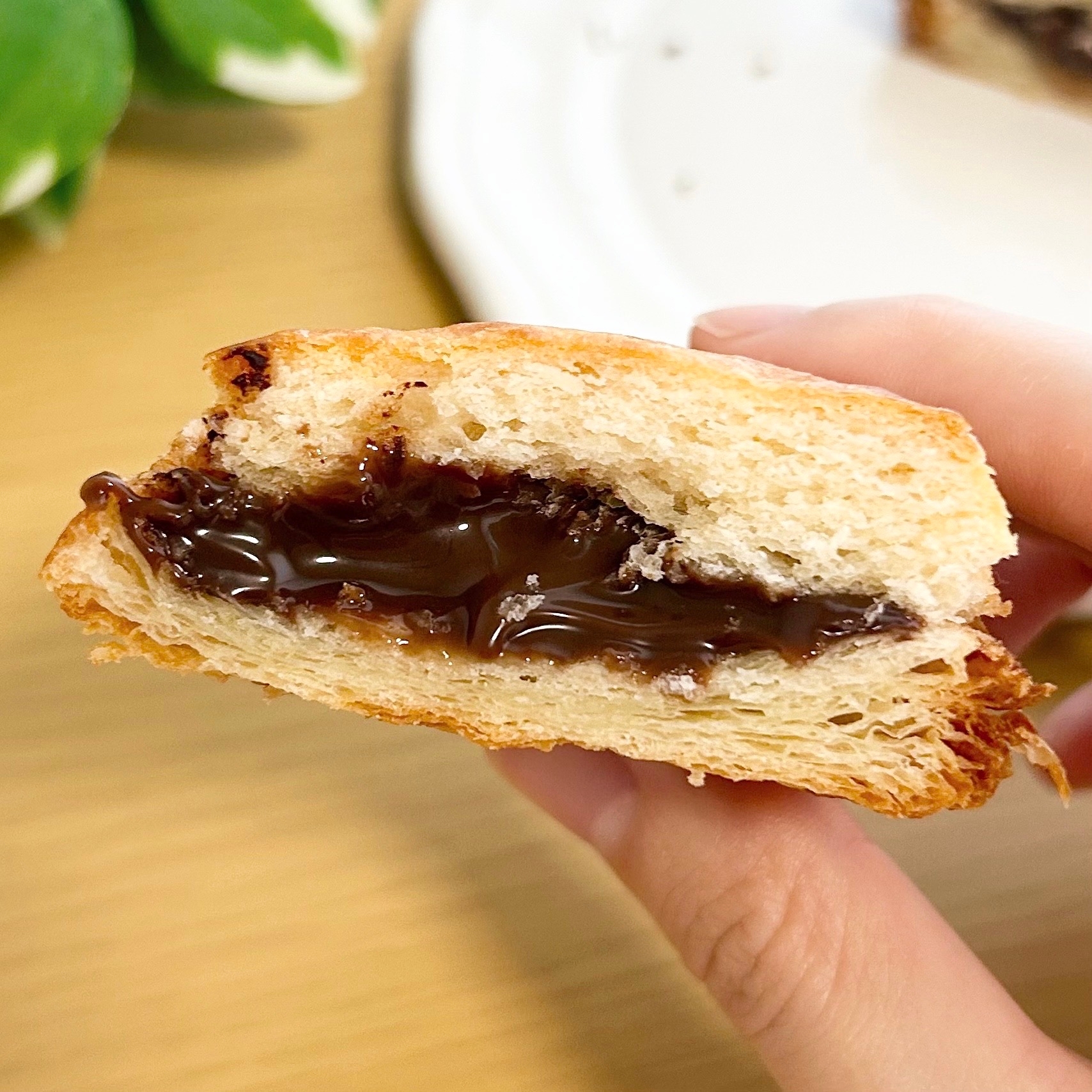 FamilyMart(ファミリーマート)の「生スコーンクロワッサン(チョコクリーム)」