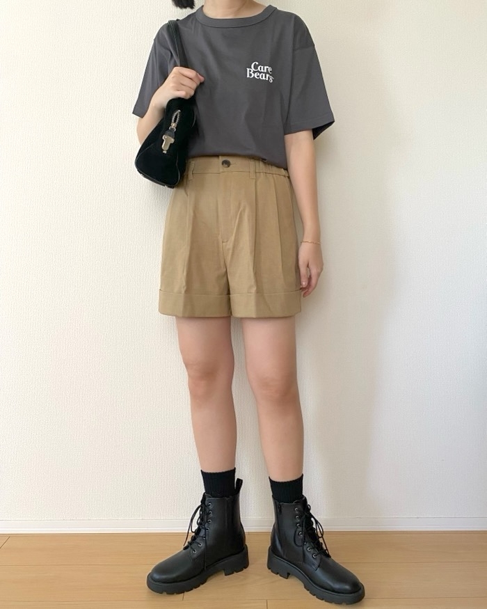 GUの「タックショートパンツ+E」