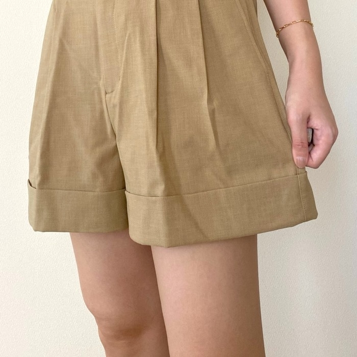 GUの「タックショートパンツ+E」