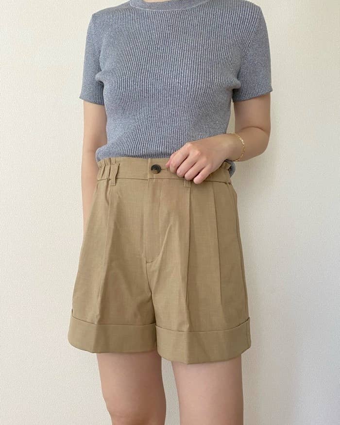 GUの「タックショートパンツ+E」