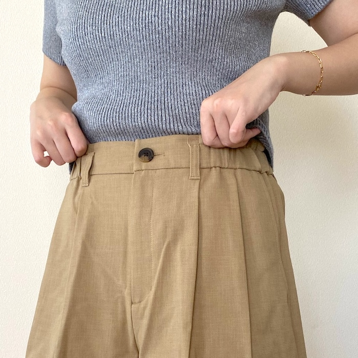 GUの「タックショートパンツ+E」