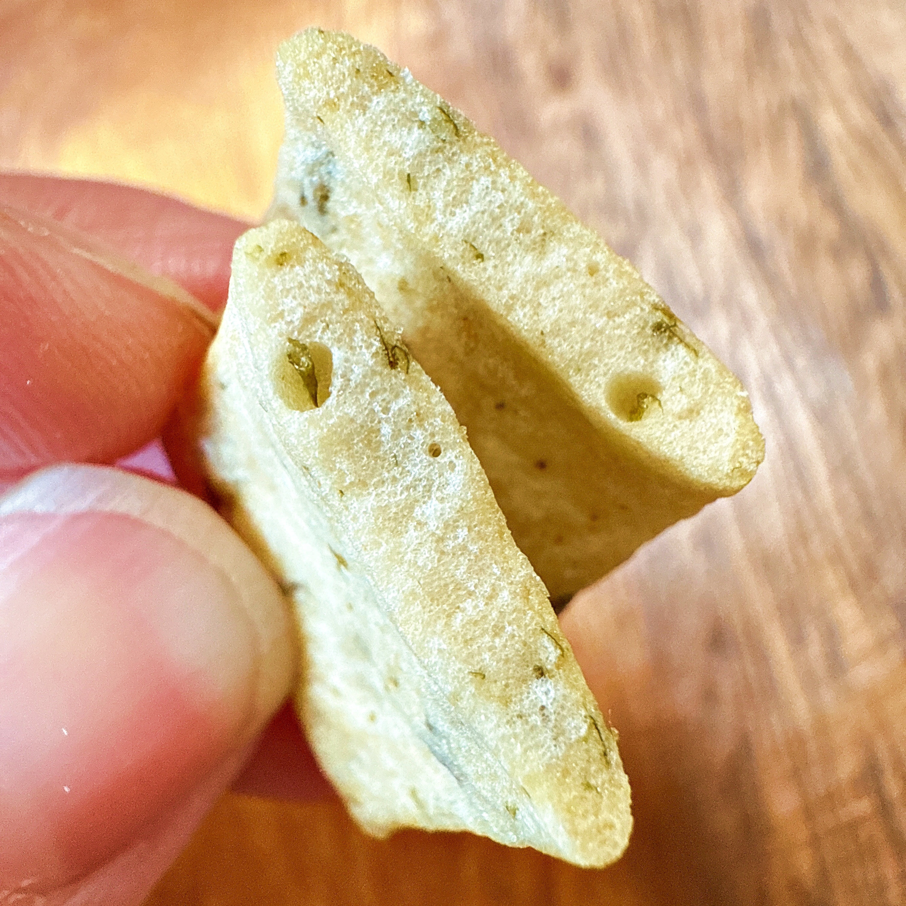 カルディ「お魚チップス あおさ味 40g」