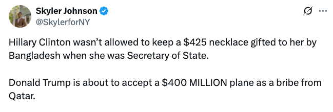 Tweet discussing different treatment of Hillary Clinton and Donald Trump regarding gifts from foreign countries