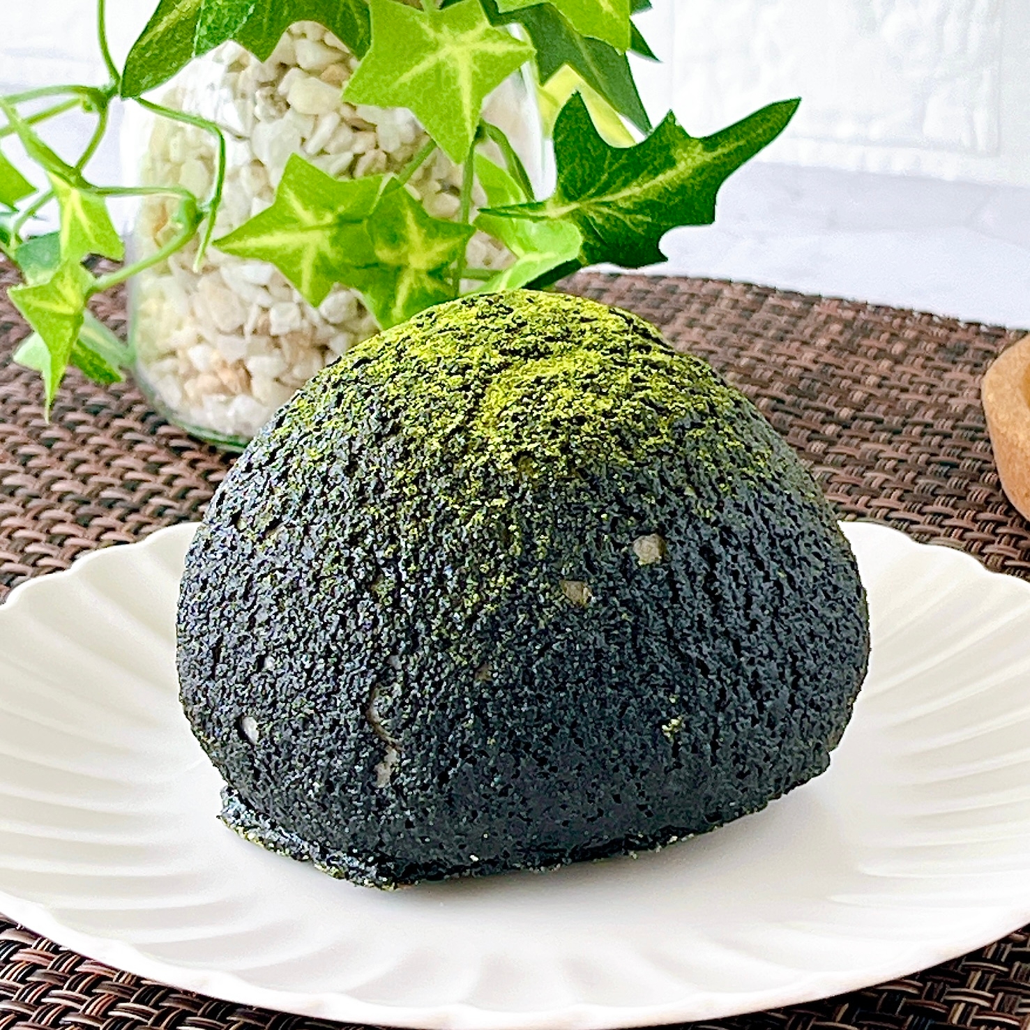 LAWSON(ローソン)の「Uchi Café×森半 濃いお抹茶クッキーシュー」