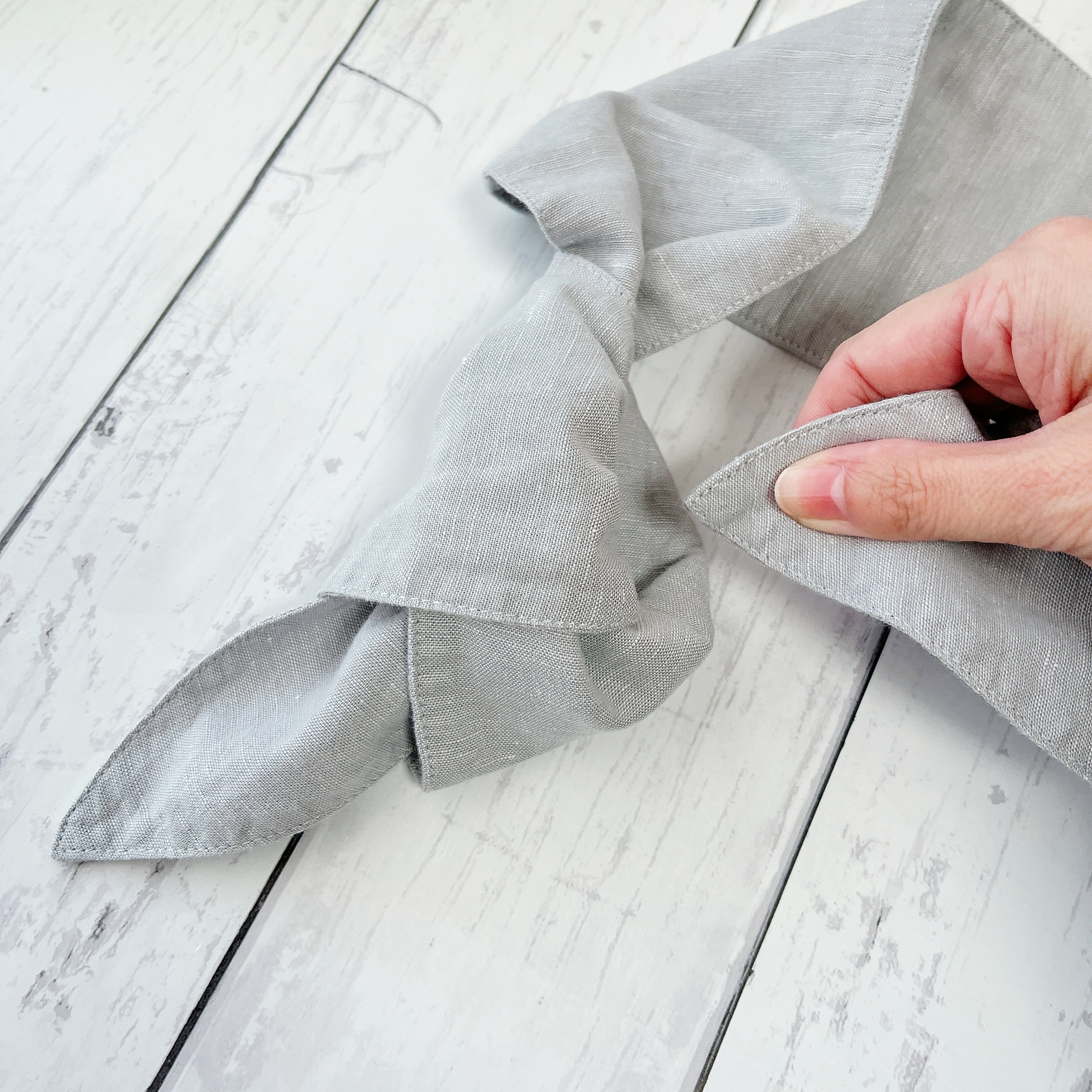 無印良品の「UVカット ヘンプコットン ポケット付きスカーフ」