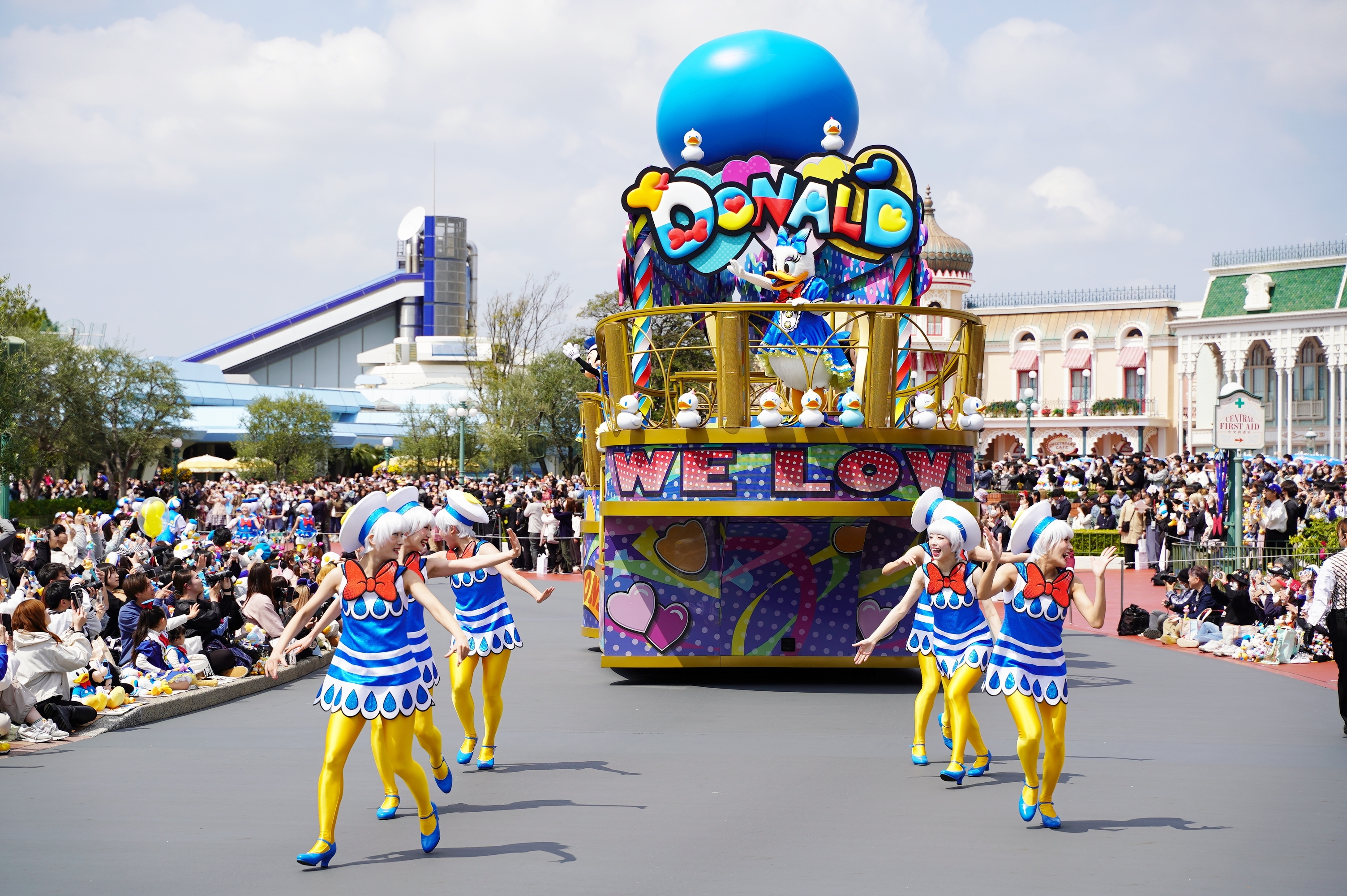 ディズニーランド「クワッキーセレブレーション ドナルド・ザ・レジェンド!」