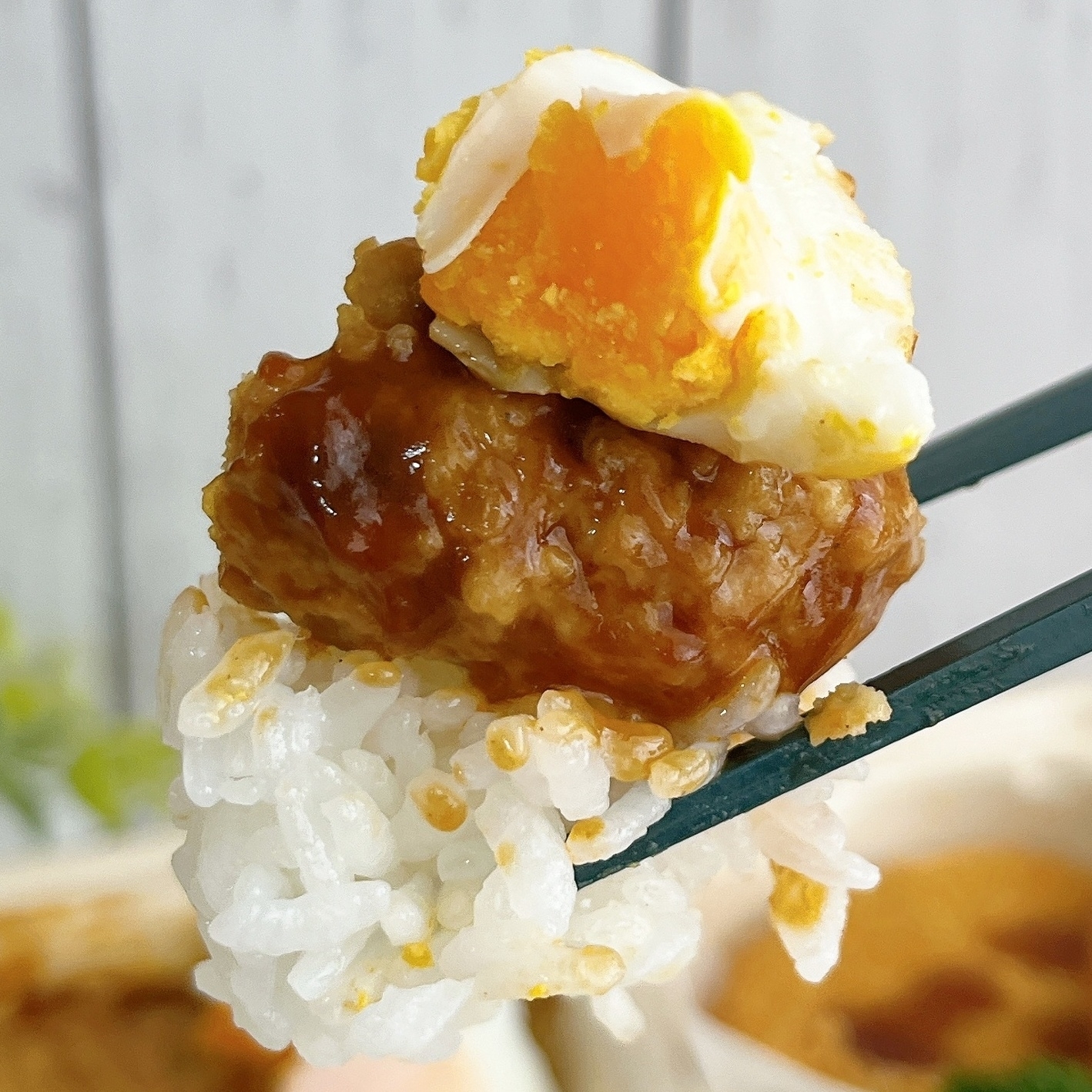 ほっかほっか亭「目玉焼きハンバーグスペシャル」