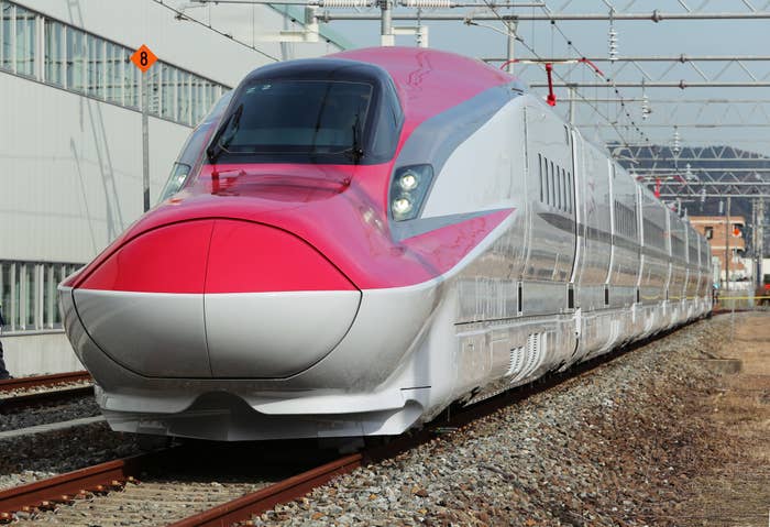 E6系新幹線「こまち」