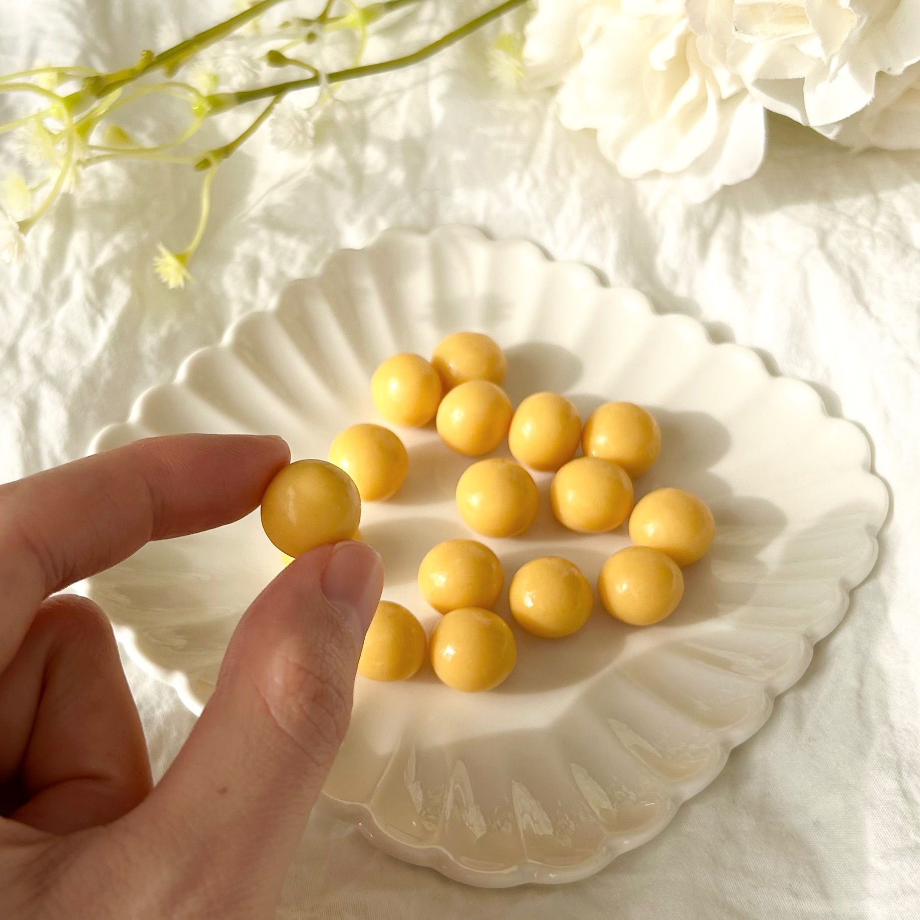 無印良品の「すっぱいレモンチョコがけラムネ」