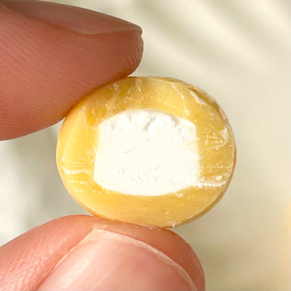 無印良品の「すっぱいレモンチョコがけラムネ」