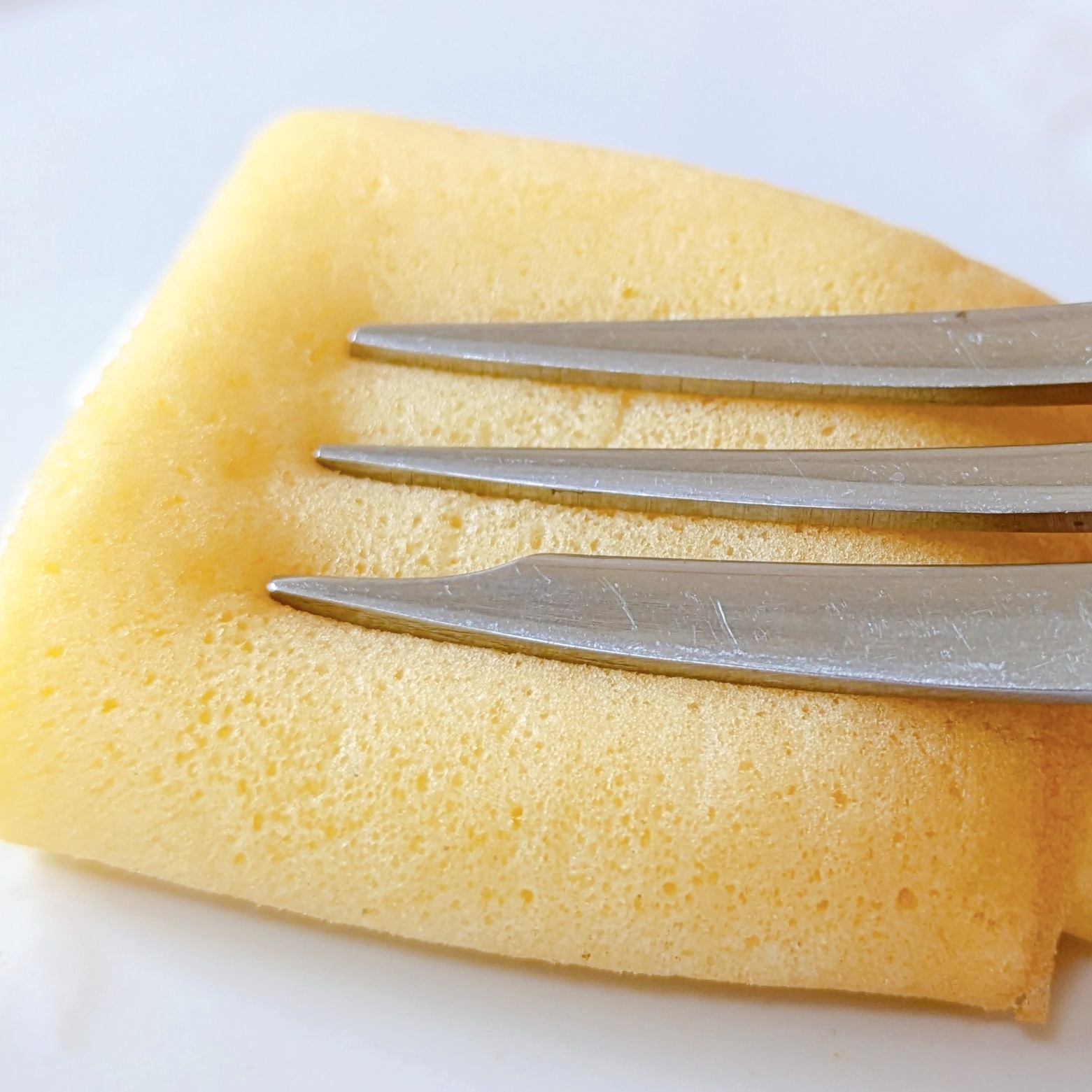 セブン-イレブンの「7プレミアム 3種のミルクレープロール」