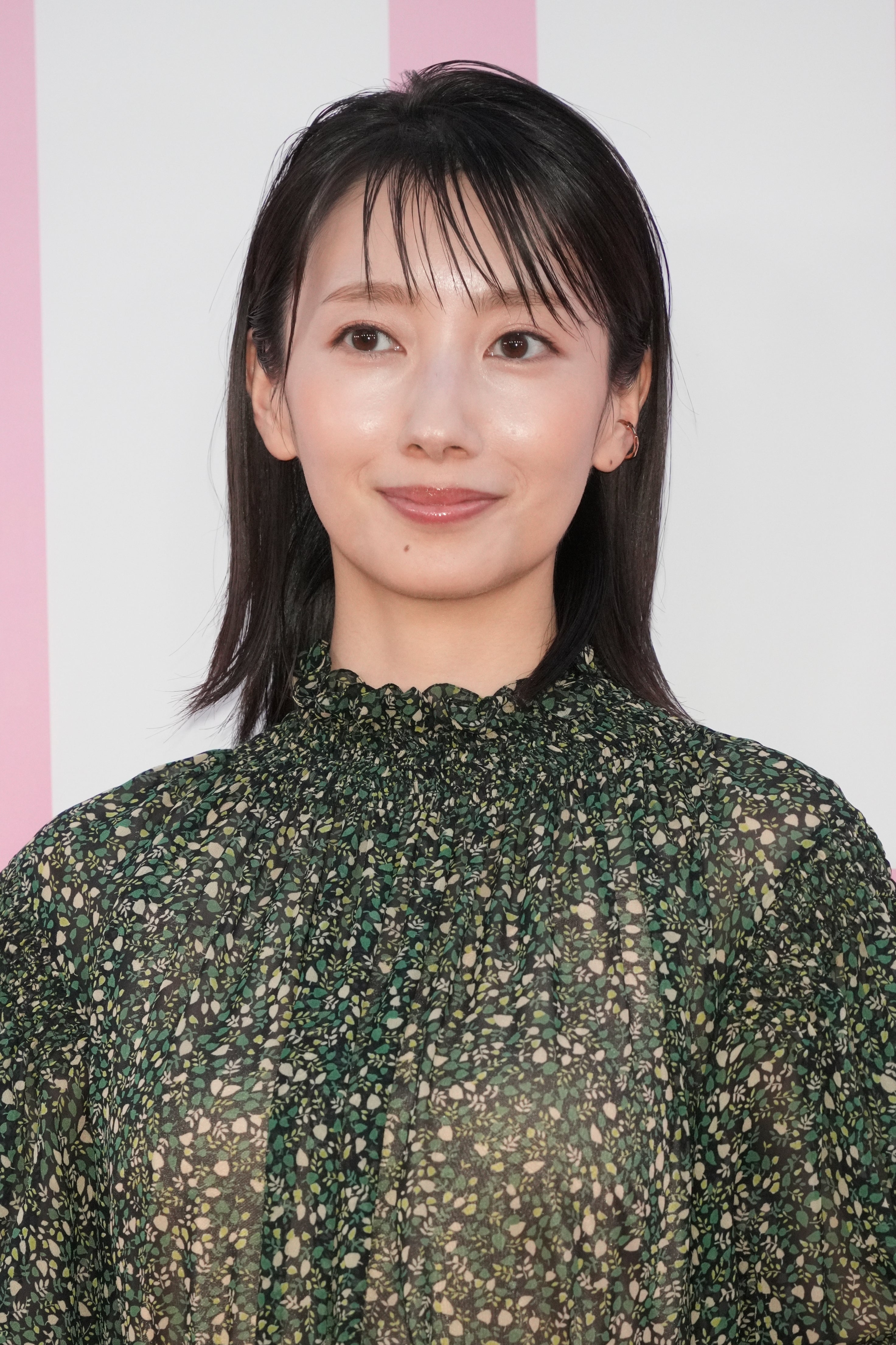 美品＊波瑠さん 愛しい嘘 いとうそルフィルウールシルクツイル