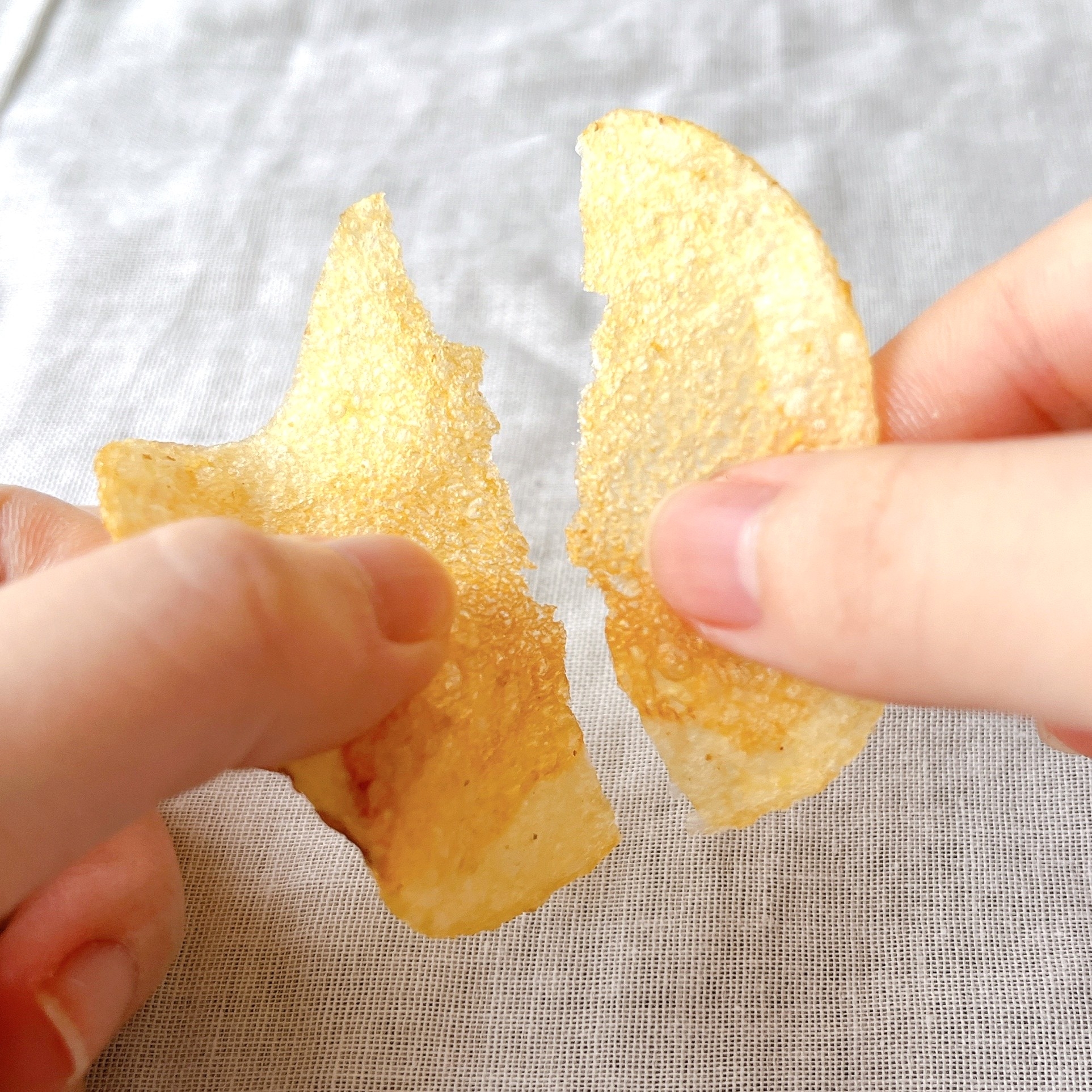 カルディの「北海道でつくったポテトチップス 山わさび味」