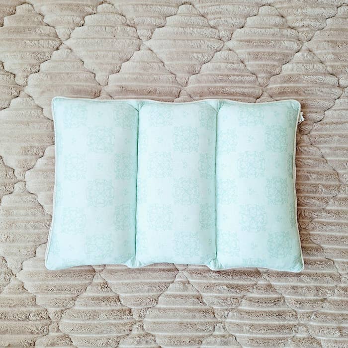 アフタヌーンティー「クールトライアングルクッション」