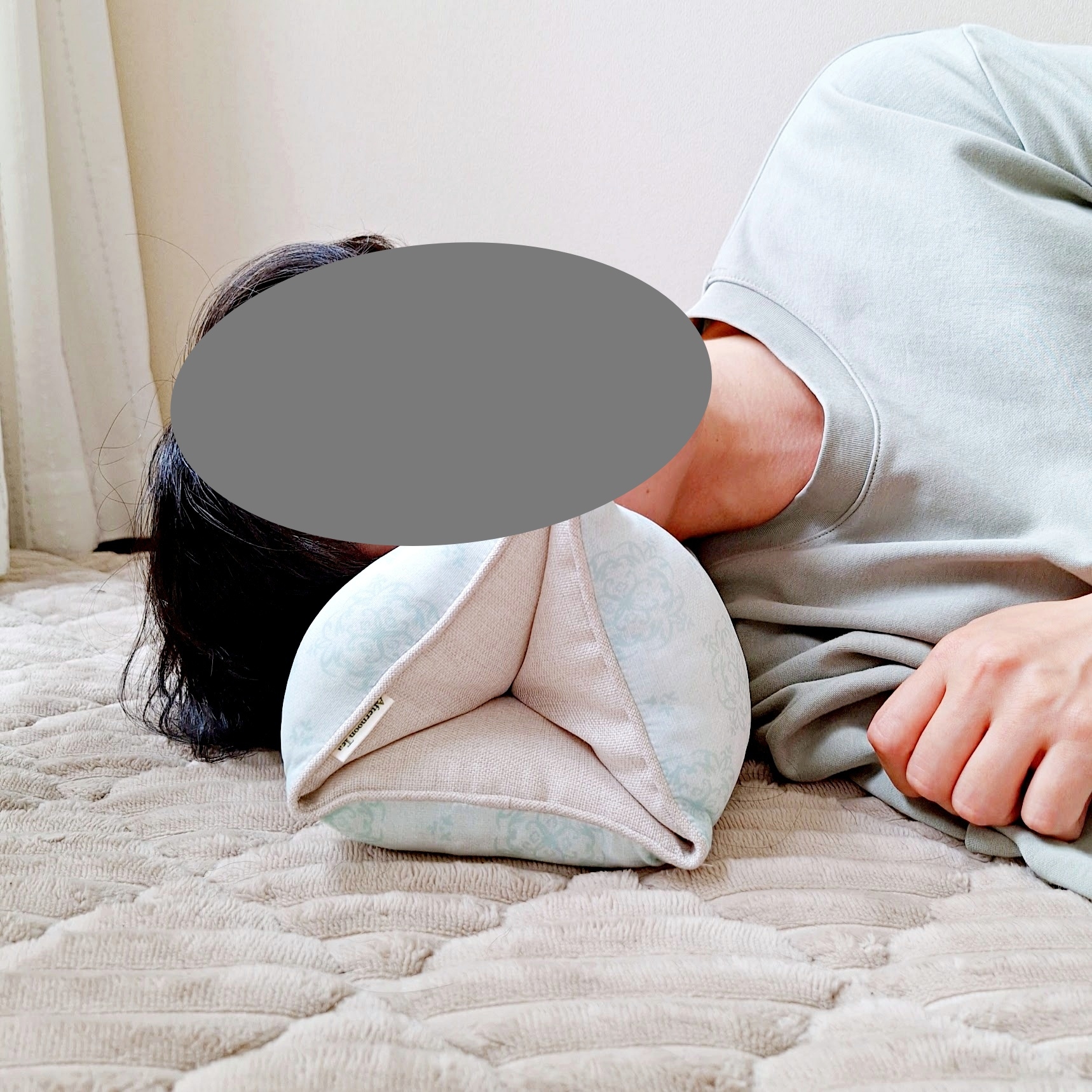 アフタヌーンティー「クールトライアングルクッション」