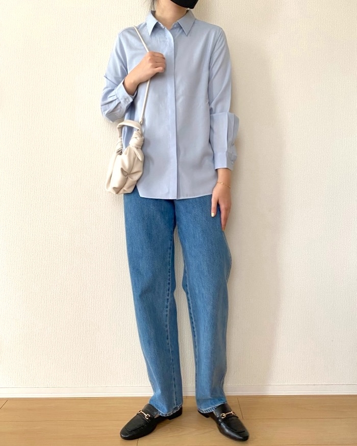 ユニクロの「レーヨンブラウス」