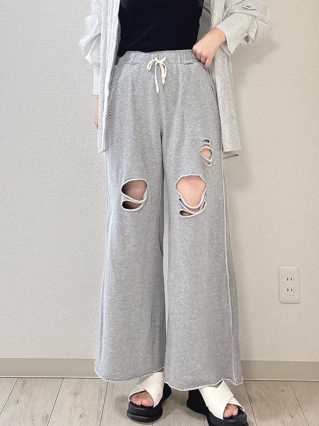 niko and&hellip;（ニコアンド）の「セルフカットスウェットワイドパンツ」