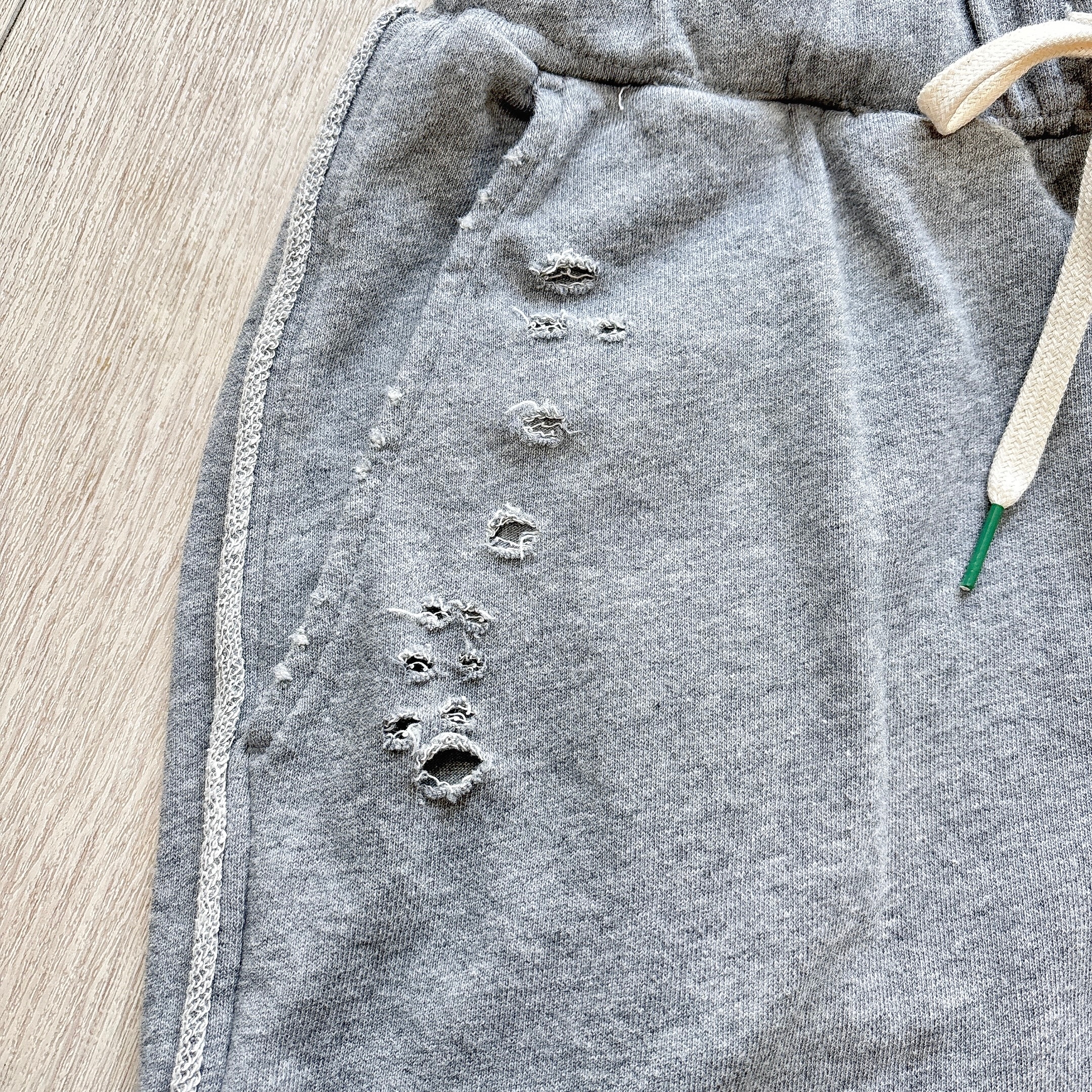 niko and&hellip;（ニコアンド）の「セルフカットスウェットワイドパンツ」