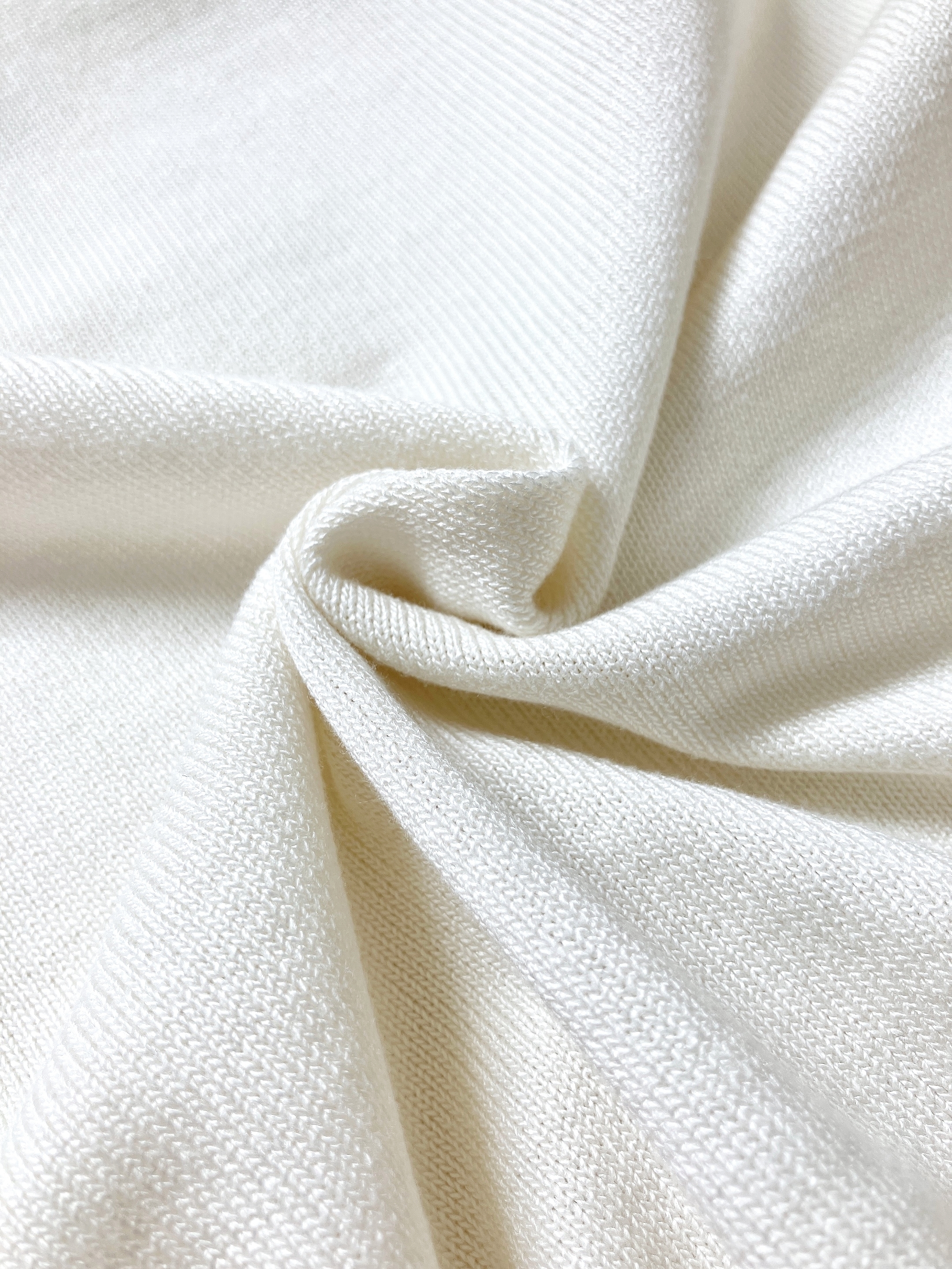 coca(コカ)の「シャリ感レーヨンケープニット レディース」