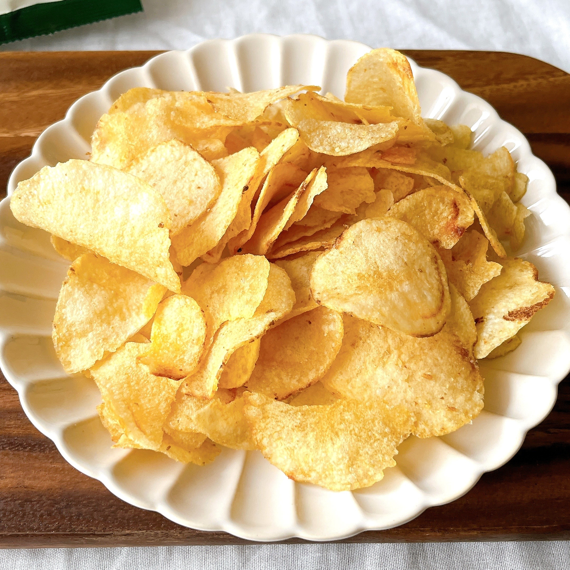 カルディの「北海道でつくったポテトチップス 山わさび味」