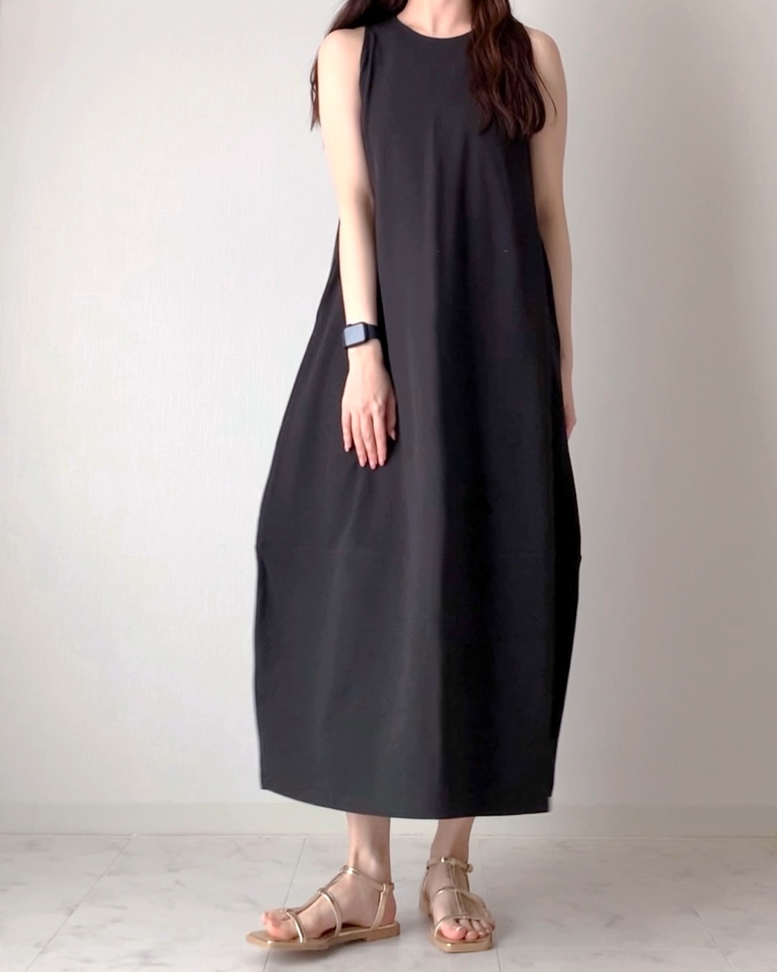 ユニクロの「ジャージーバルーンワンピース/ノースリーブ/丈長め」