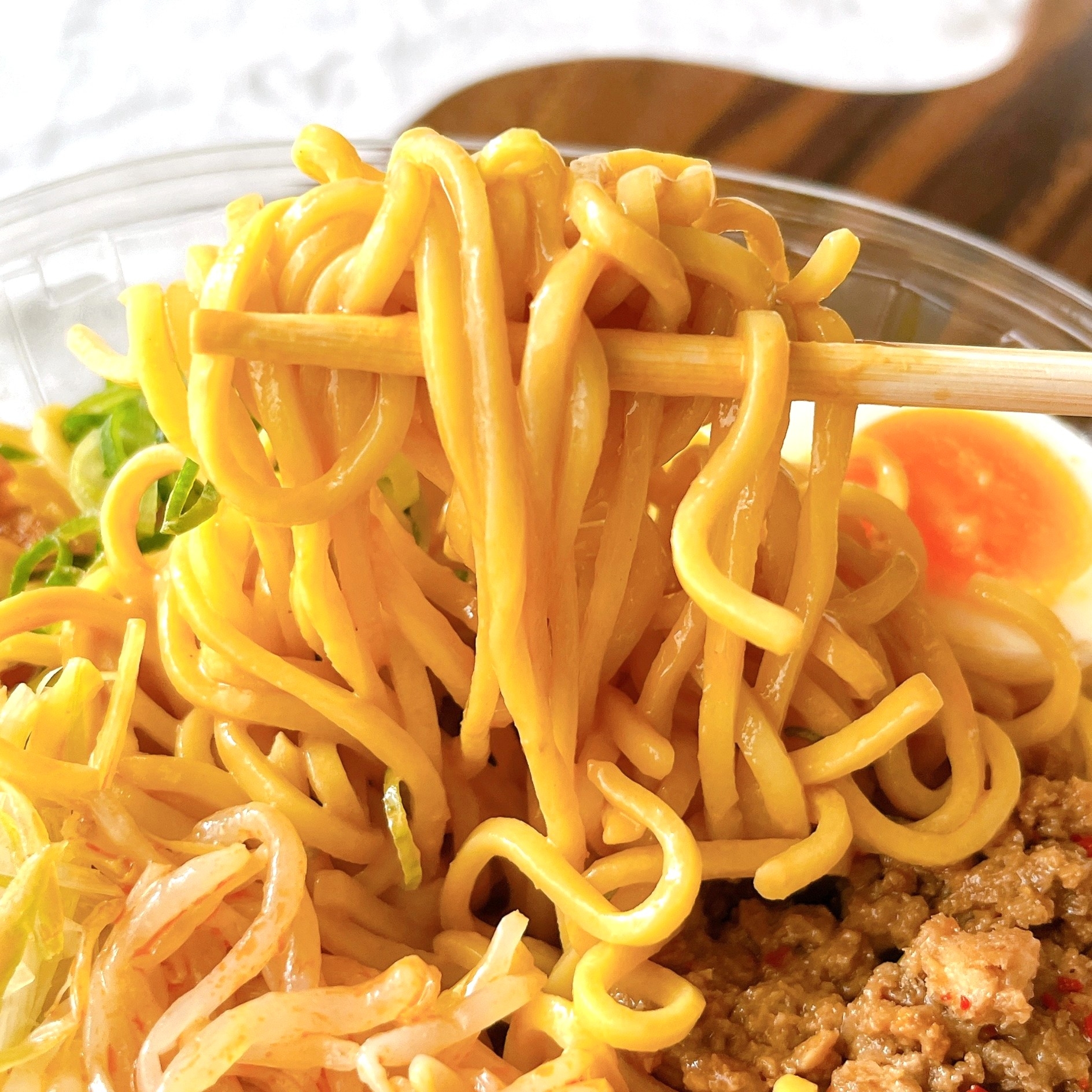 ファミリーマートの「さっぽろ純連監修 冷し味噌担担麺（まぜそば）」