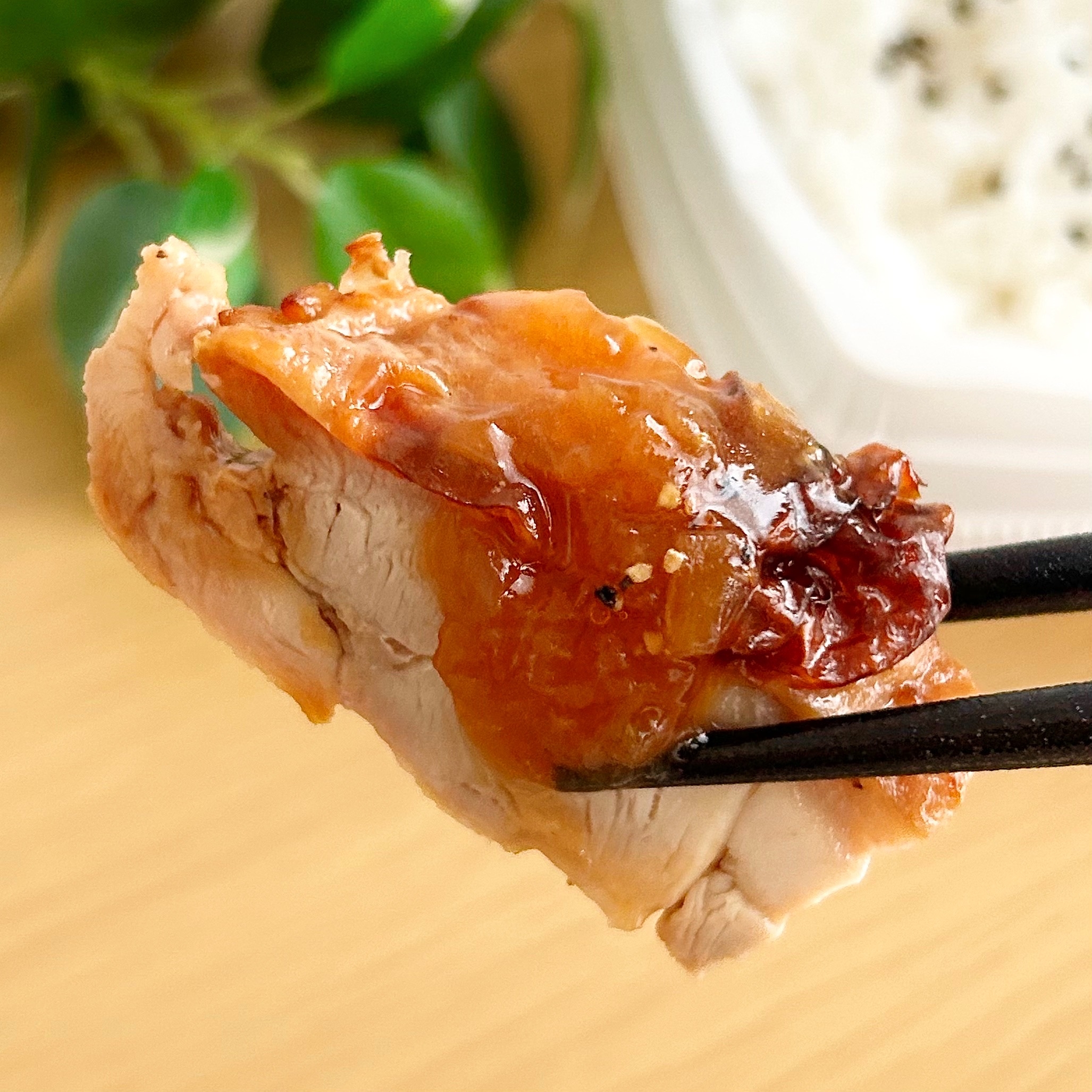 FamilyMart(ファミリーマート)の「炙り豚焼肉&グリルチキン弁当」