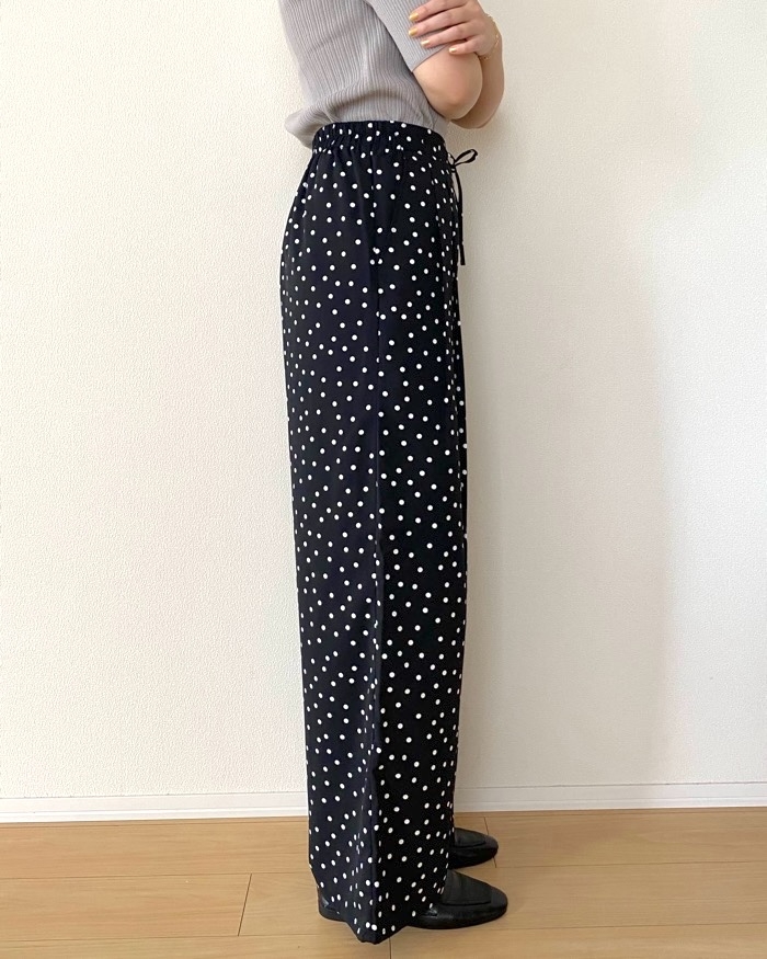 GUの「ドットプリントプルオンパンツZ+E」
