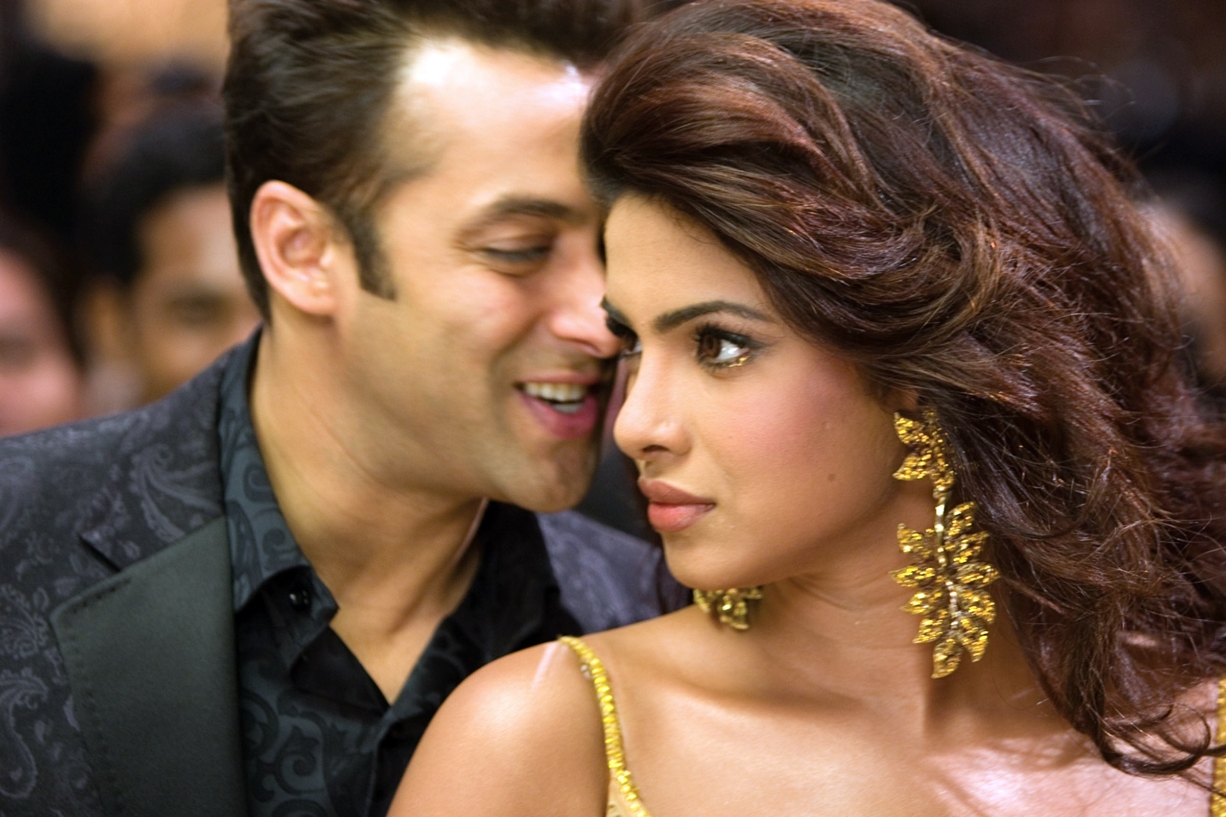 Salman Khan and Priyanka Chopra in "Salaam-e-Ishq."