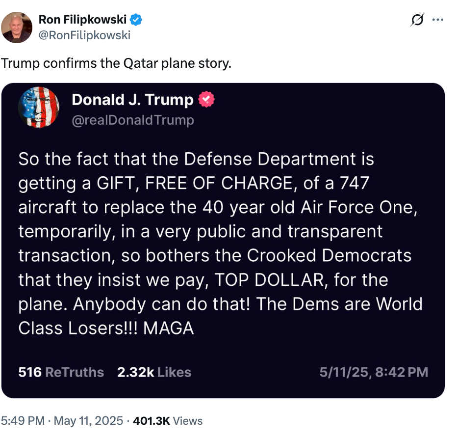 Tweet by Donald J. Trump alleges Democrats insist on payment for a gifted 747 aircraft for Air Force One replacement, calling them "World Class Losers."