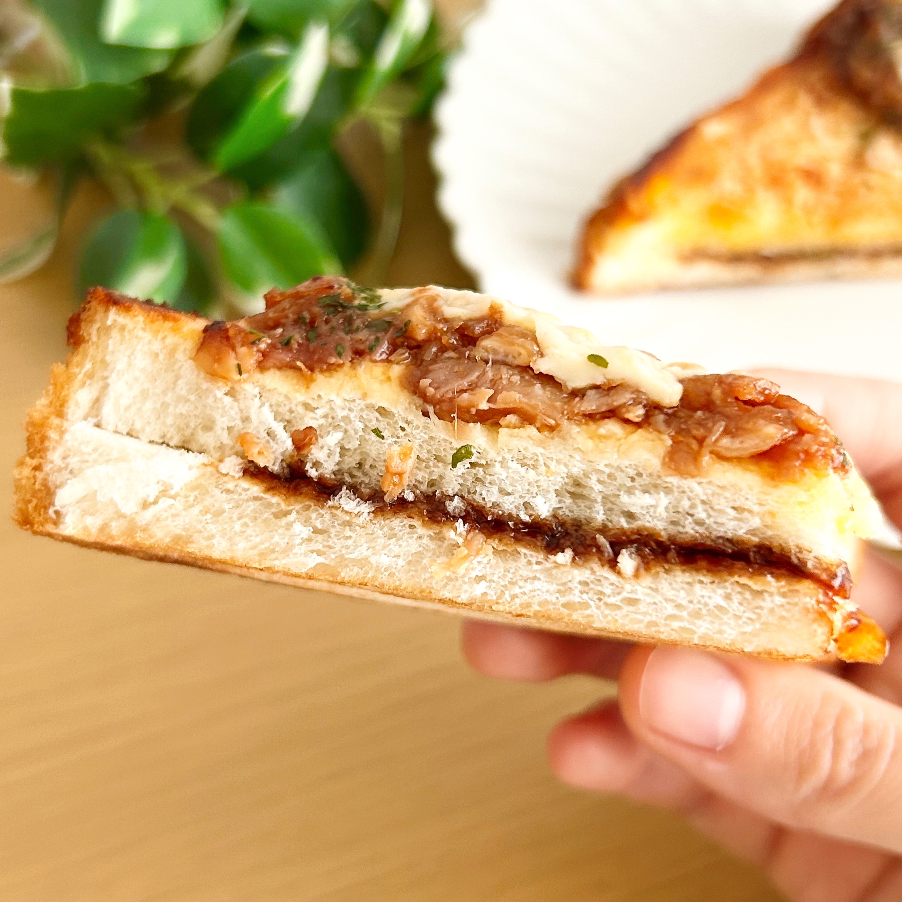 FamilyMart(ファミリーマート)の「スパイシーてりやきチキントースト」