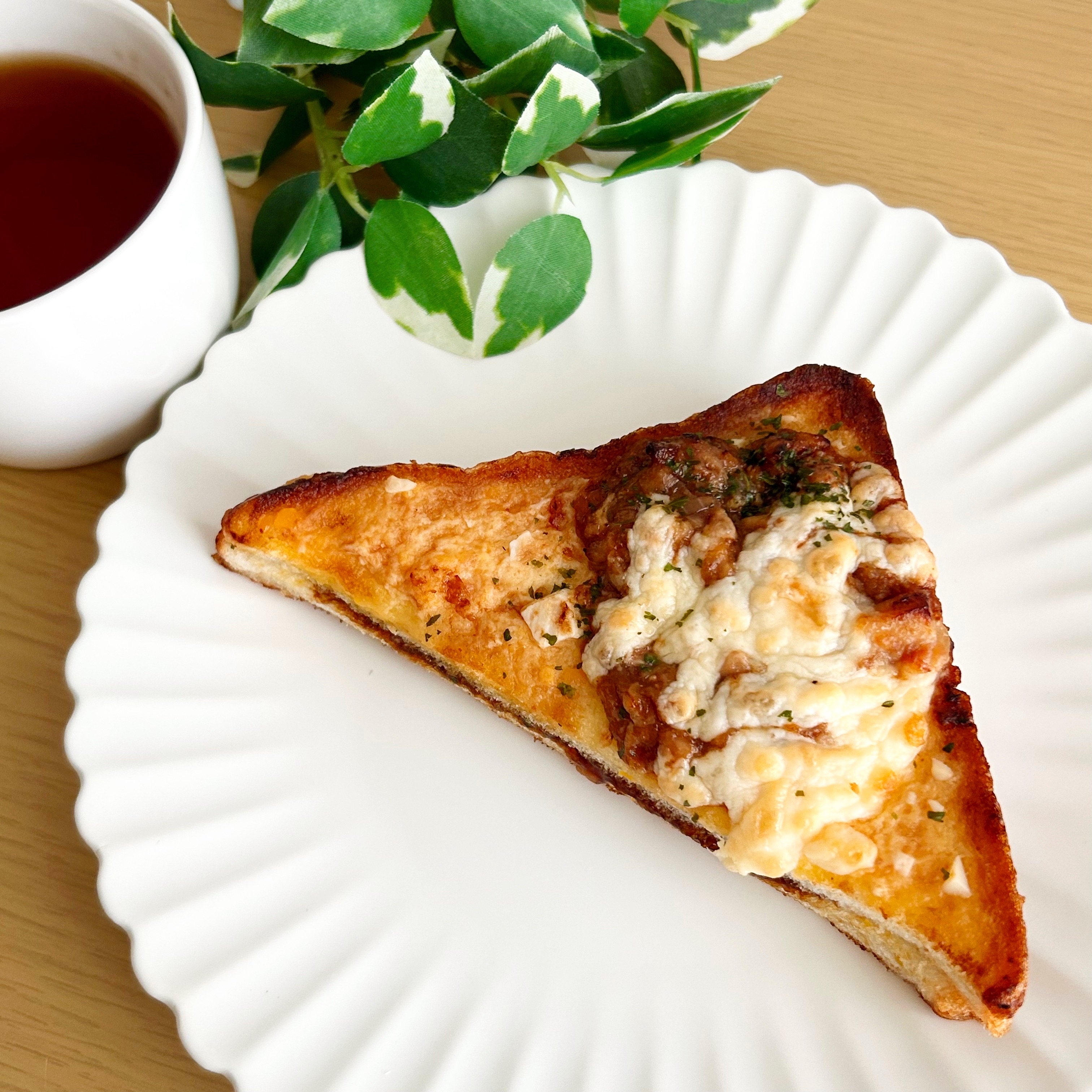 FamilyMart(ファミリーマート)の「スパイシーてりやきチキントースト」