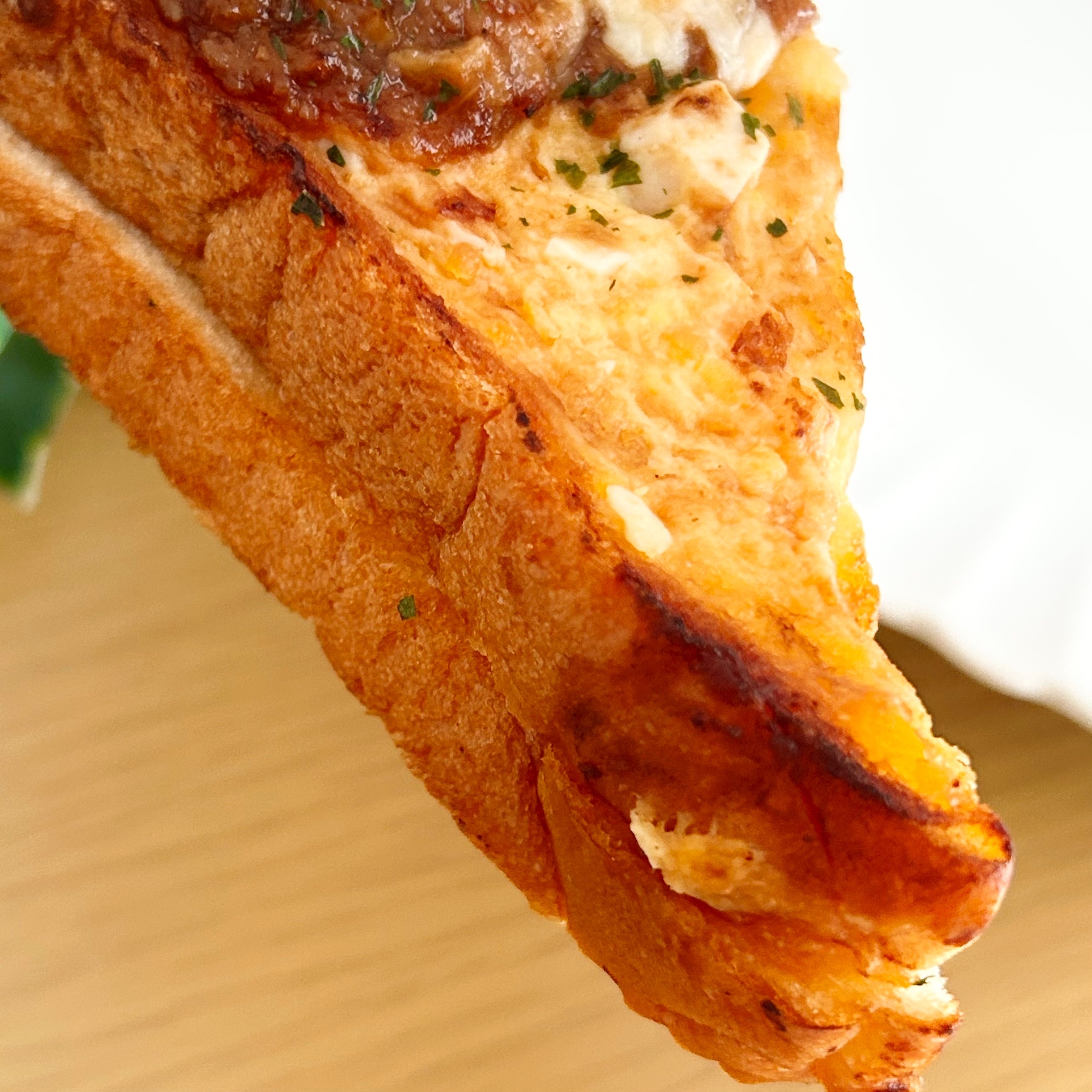 FamilyMart(ファミリーマート)の「スパイシーてりやきチキントースト」