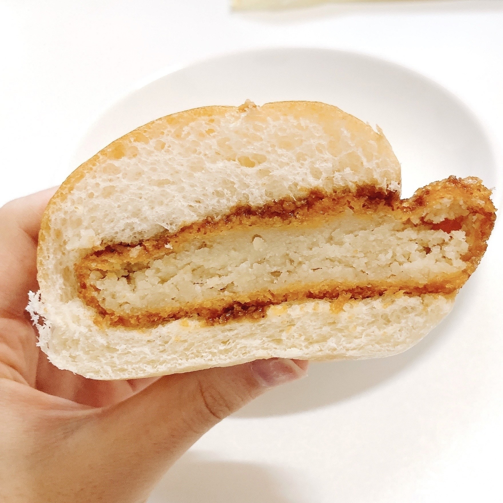 セブン-イレブンの「北海道産じゃがいものコロッケパン」