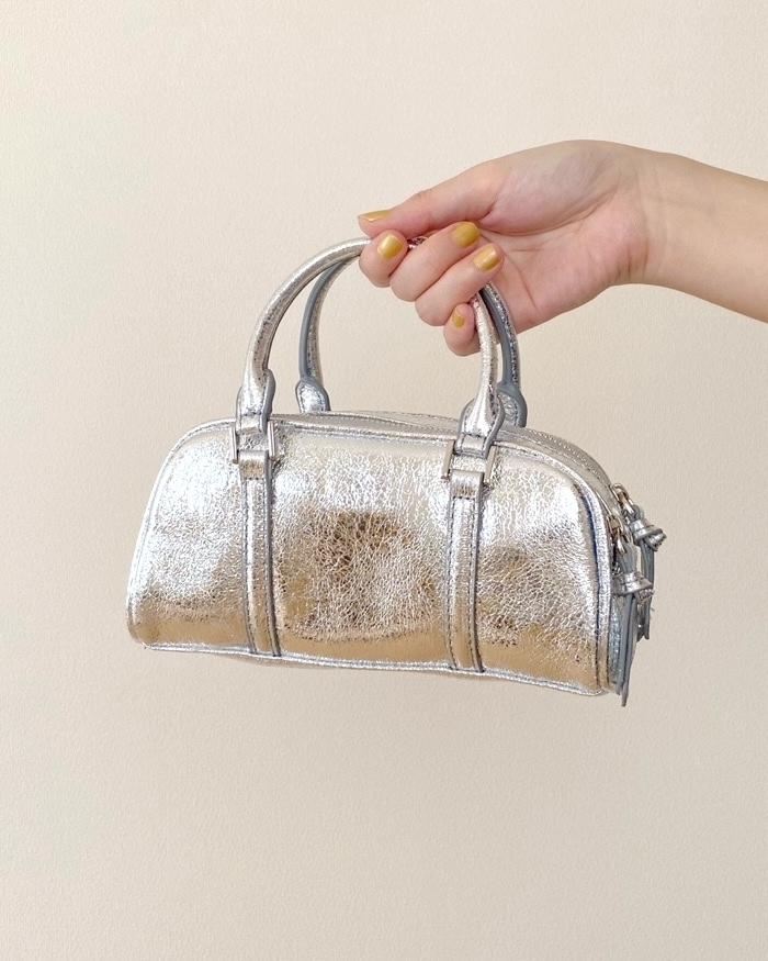 ZARAの「ミニボウリングバッグ、メタリックエフェクト」