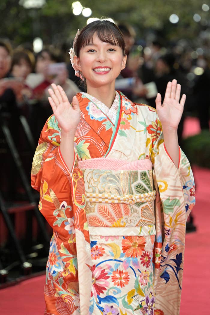 芳根京子さん(時事通信フォト)