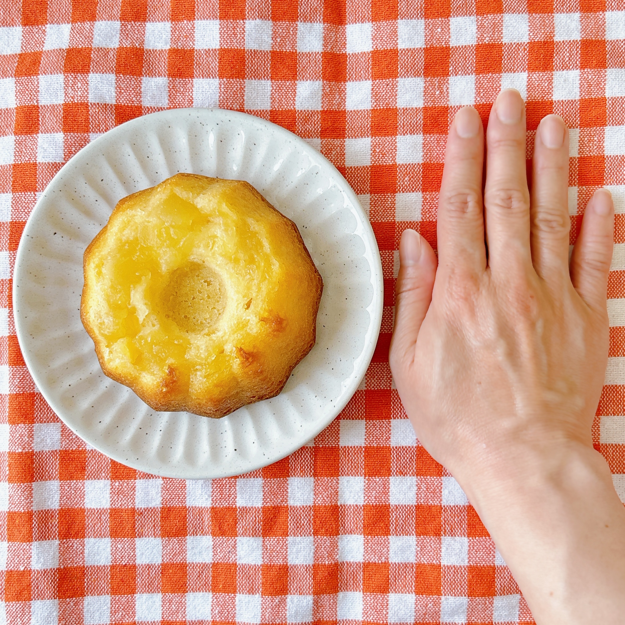 セブン-イレブンの「りんごのしっとりケーキ」